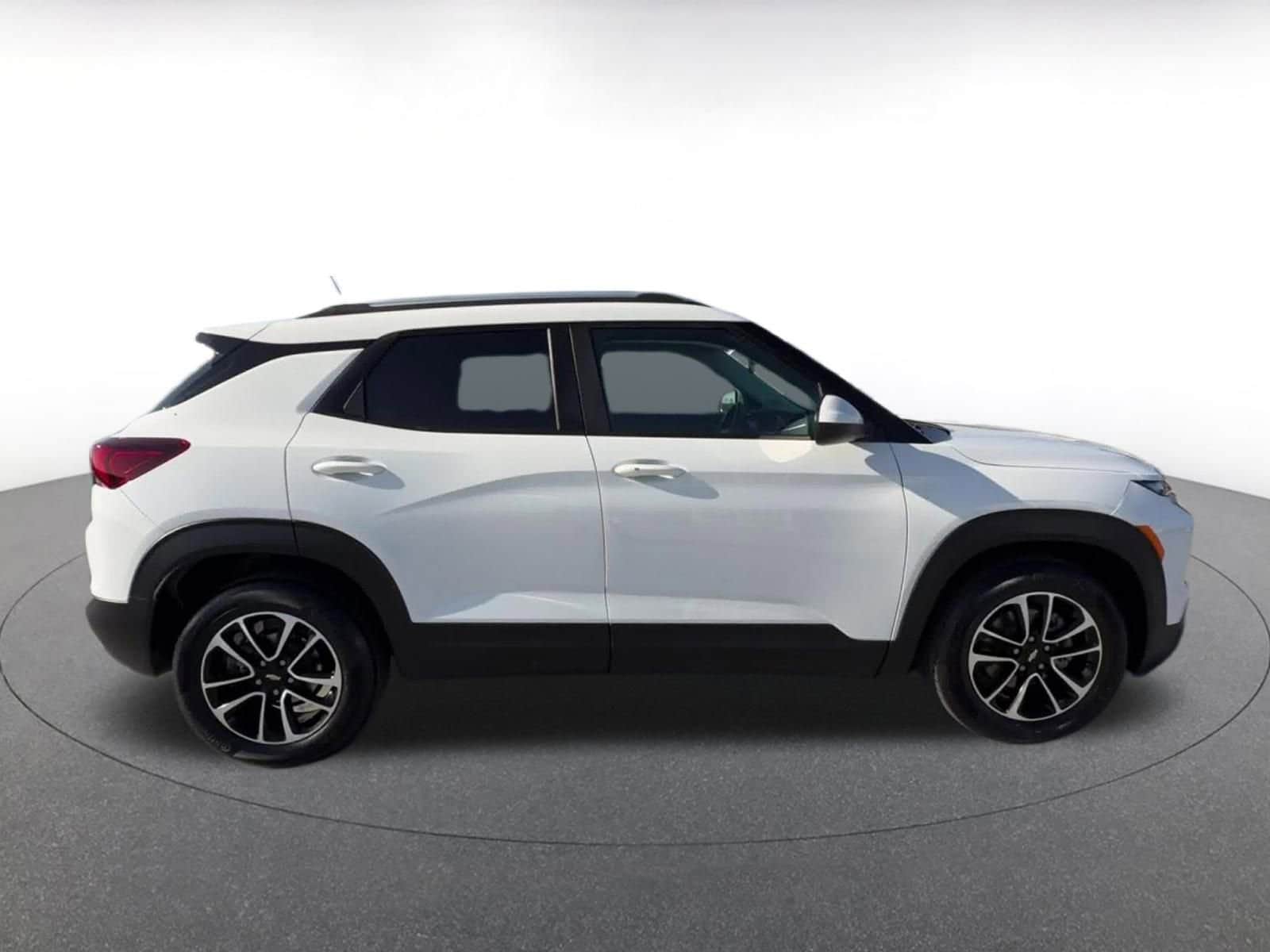 Thumbnail: 2025 Chevrolet TrailBlazer - 16