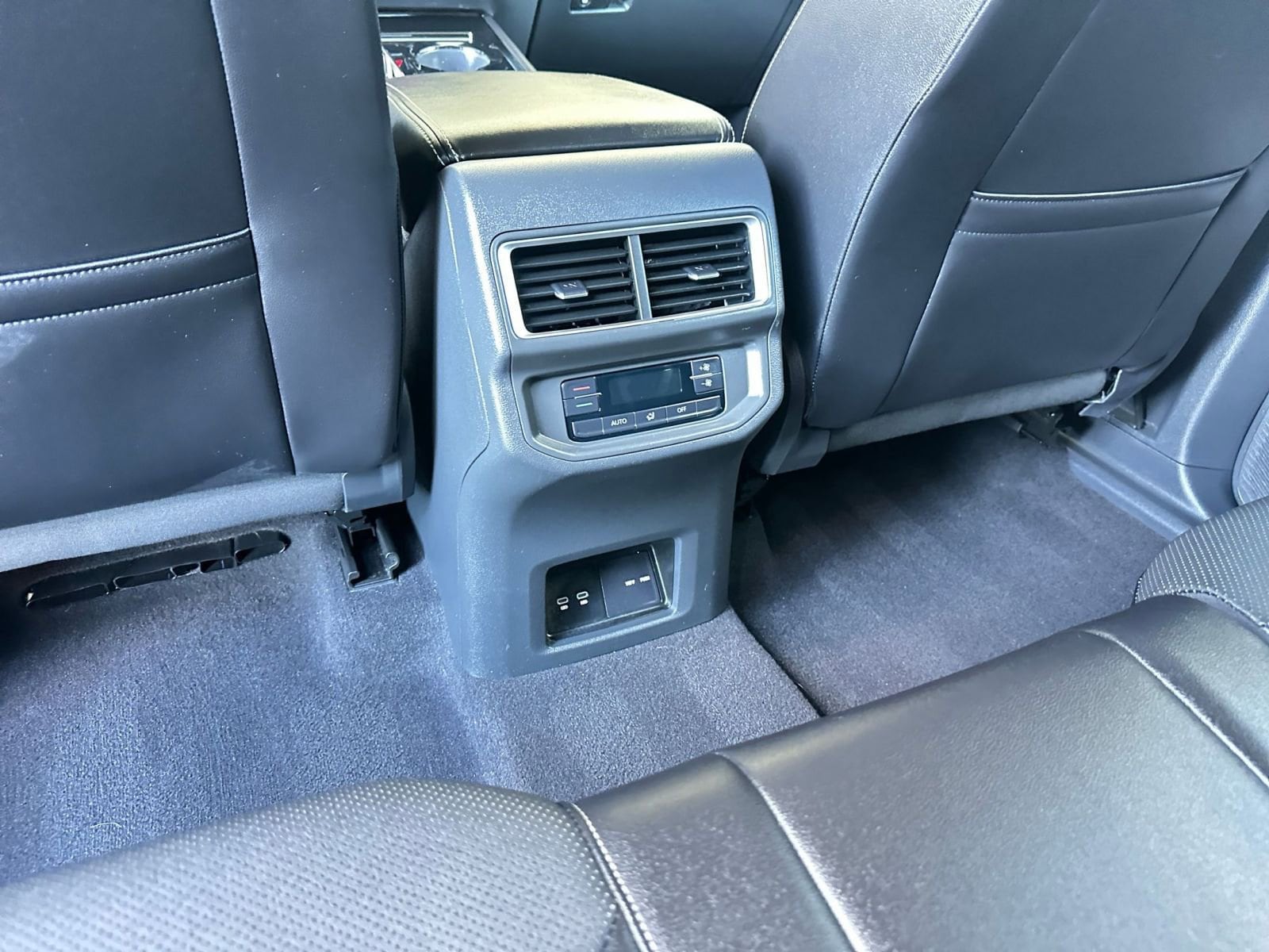 Thumbnail: 2024 Volkswagen Atlas - 24