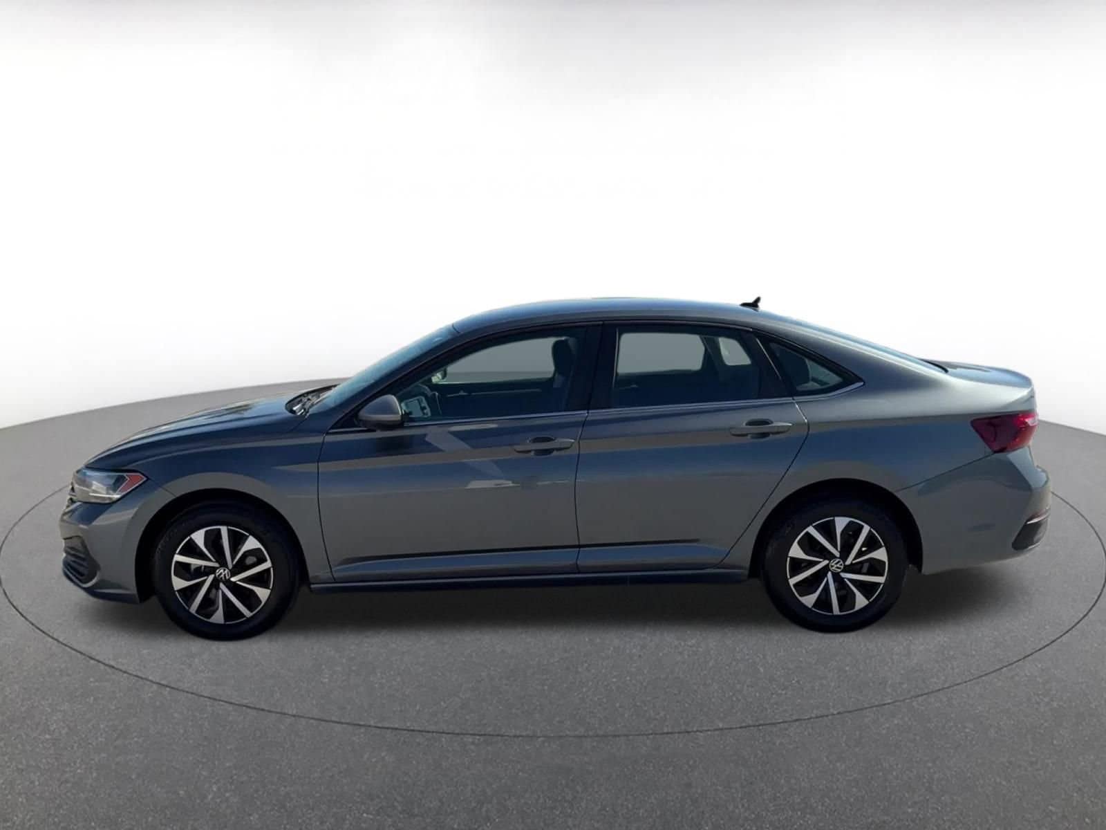 Thumbnail: 2024 Volkswagen Jetta - 9