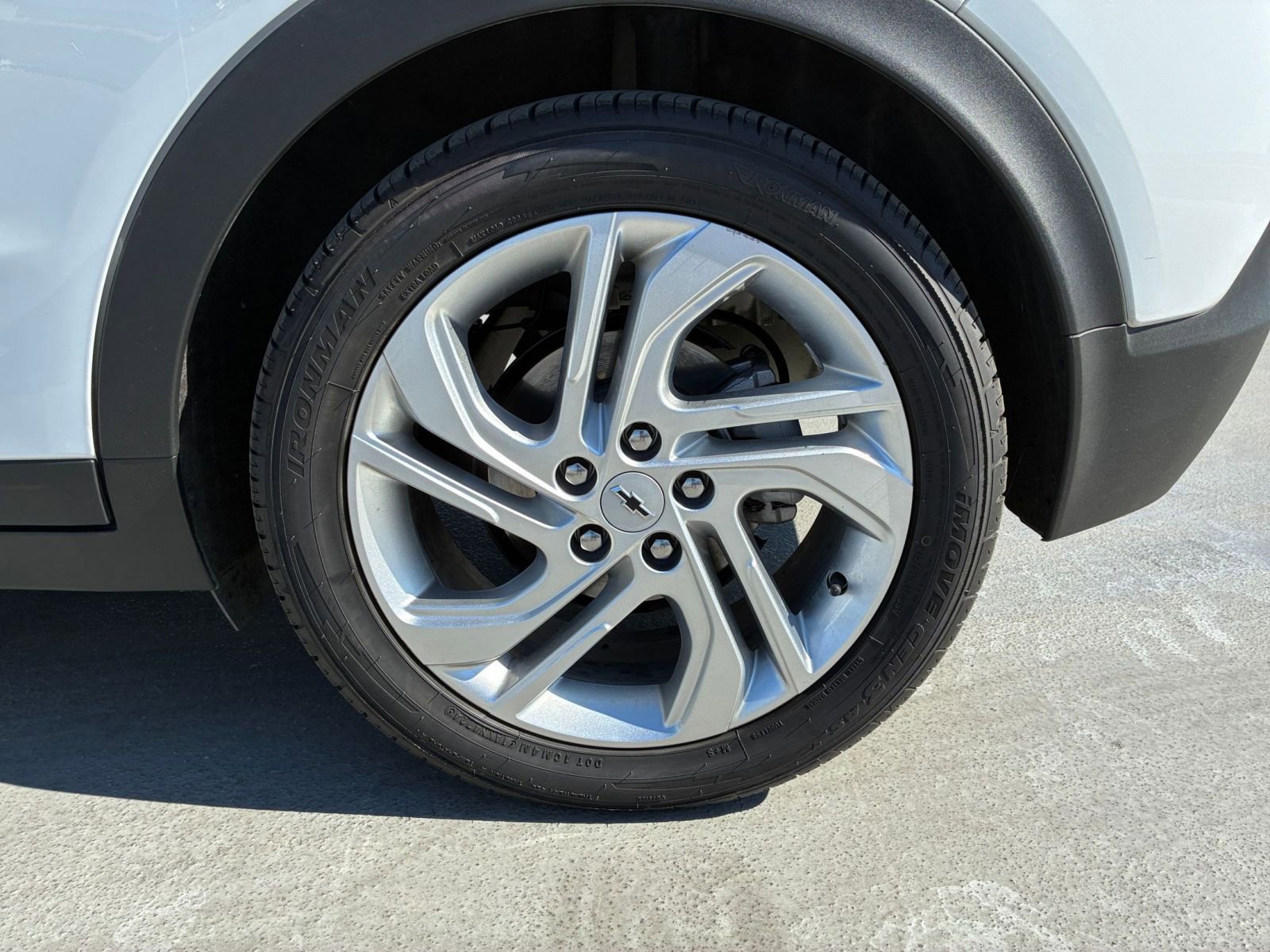 Thumbnail: 2023 Chevrolet Bolt EV - 32