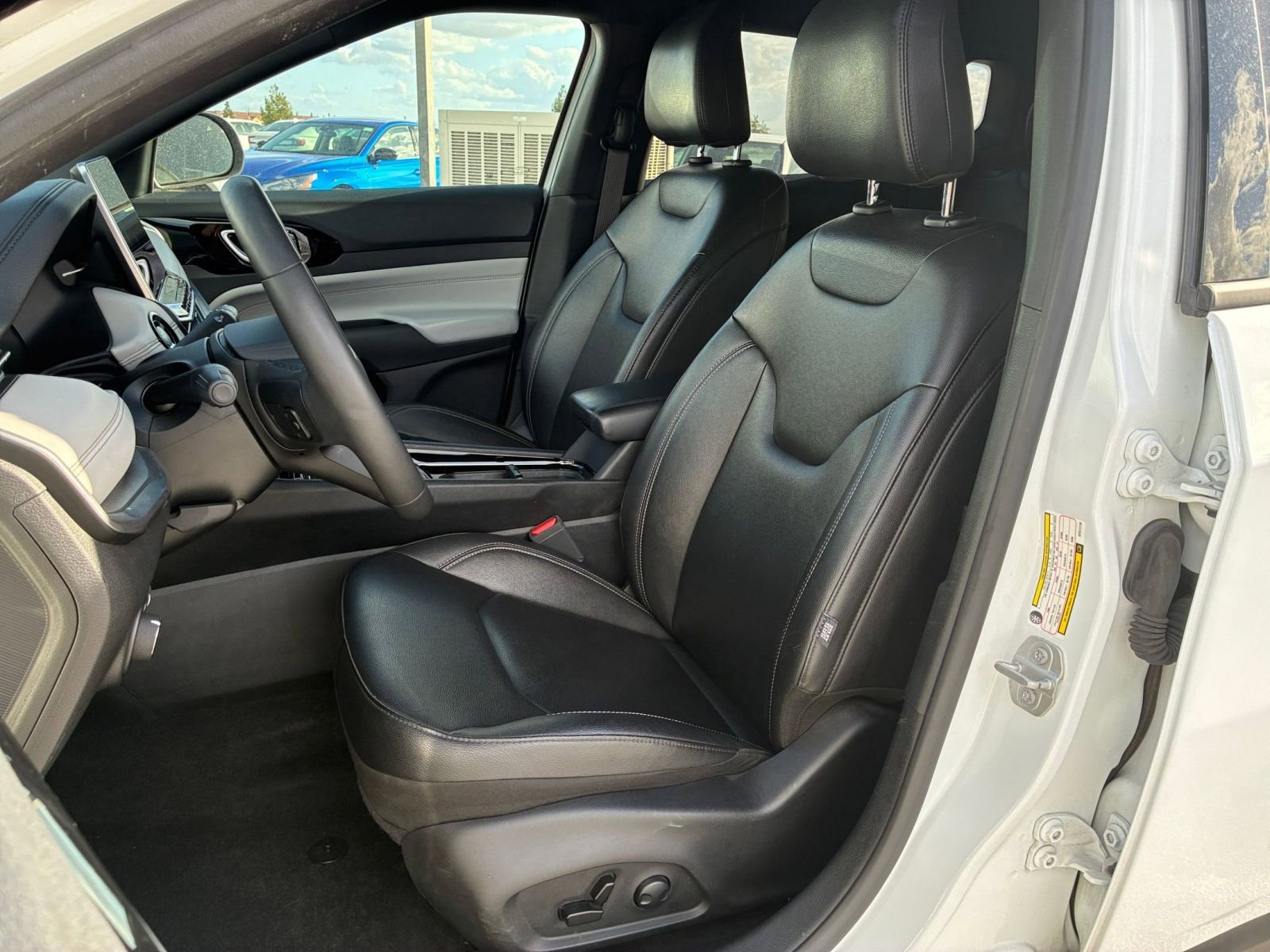 Thumbnail: 2025 Jeep Compass - 28