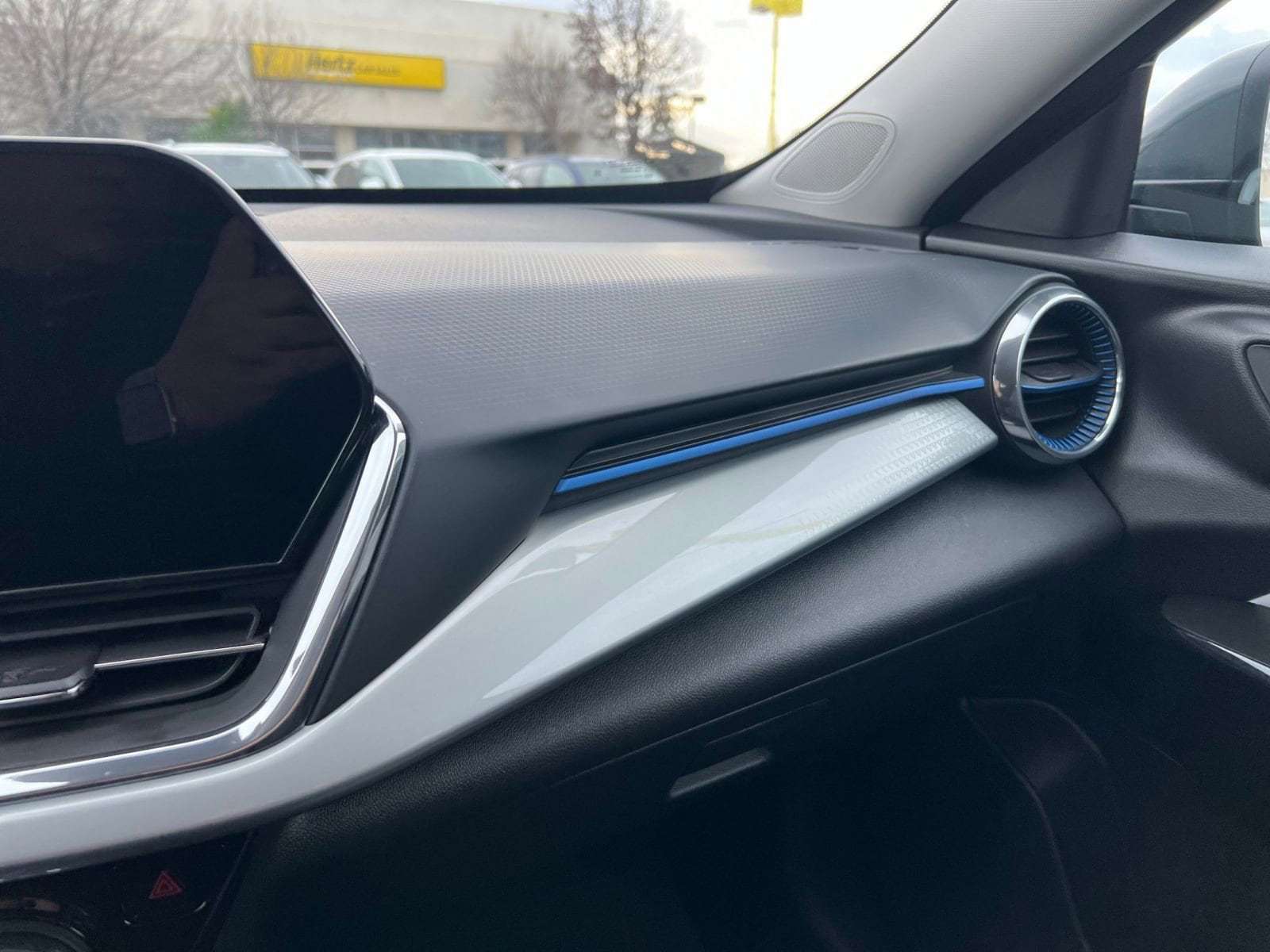 Thumbnail: 2025 Chevrolet Trax - 33