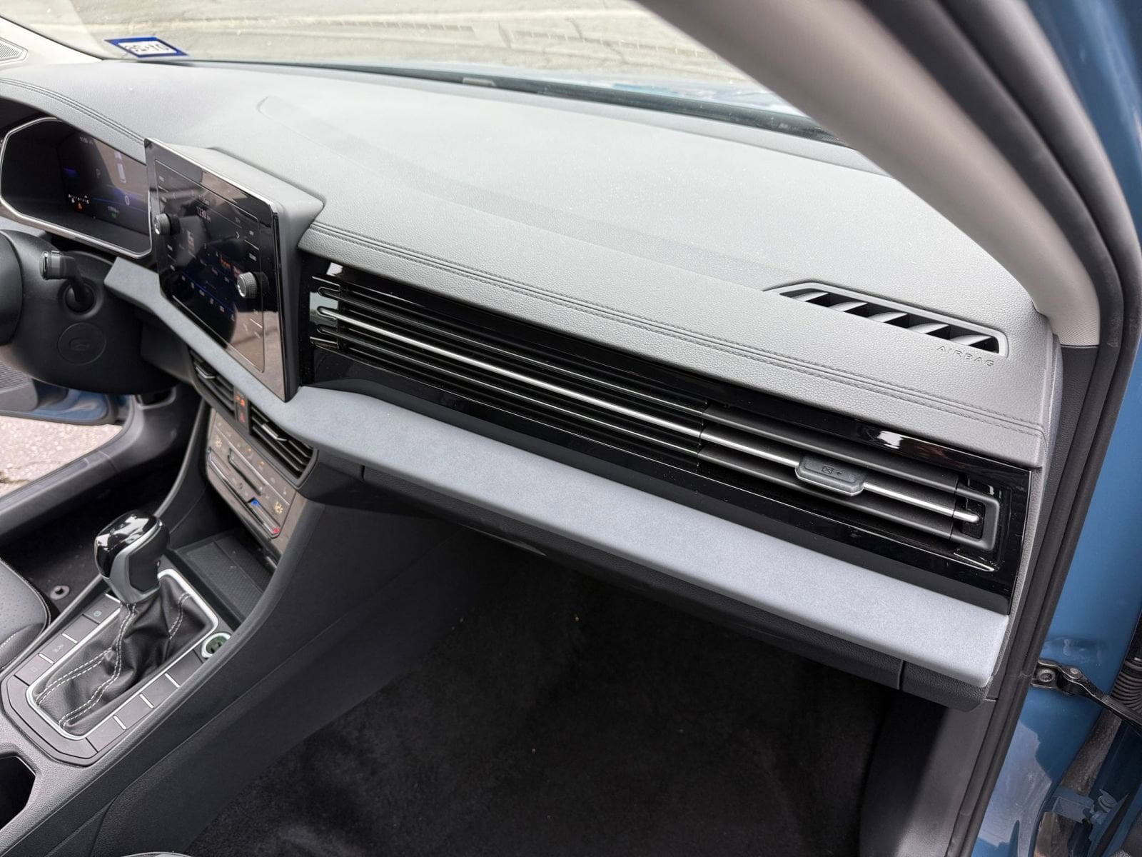 Thumbnail: 2025 Volkswagen Jetta - 34