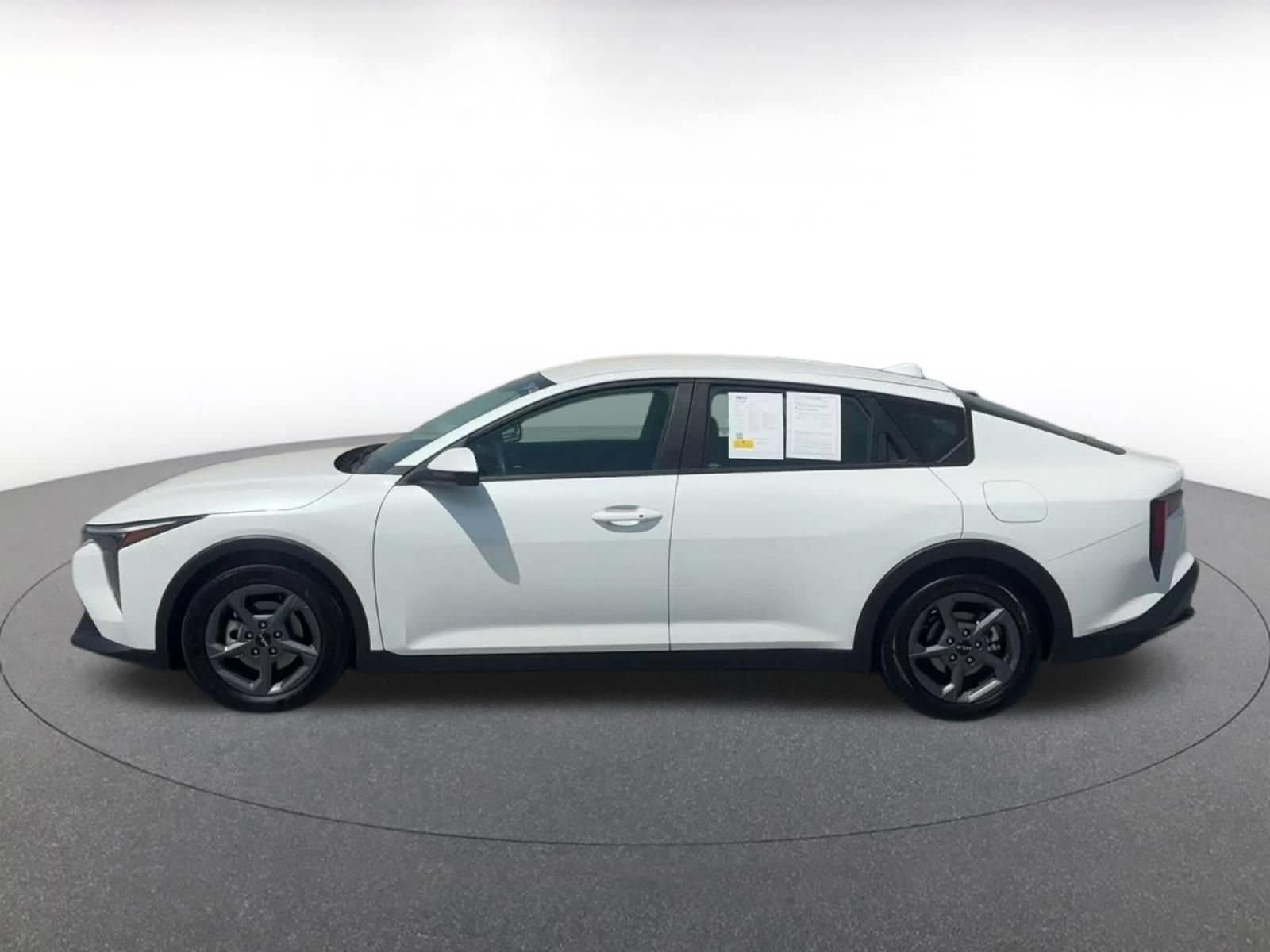 Thumbnail: 2025 Kia K4 - 10