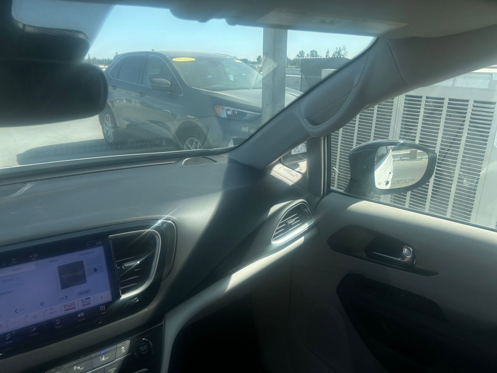 Thumbnail: 2024 Chrysler Pacifica - 35