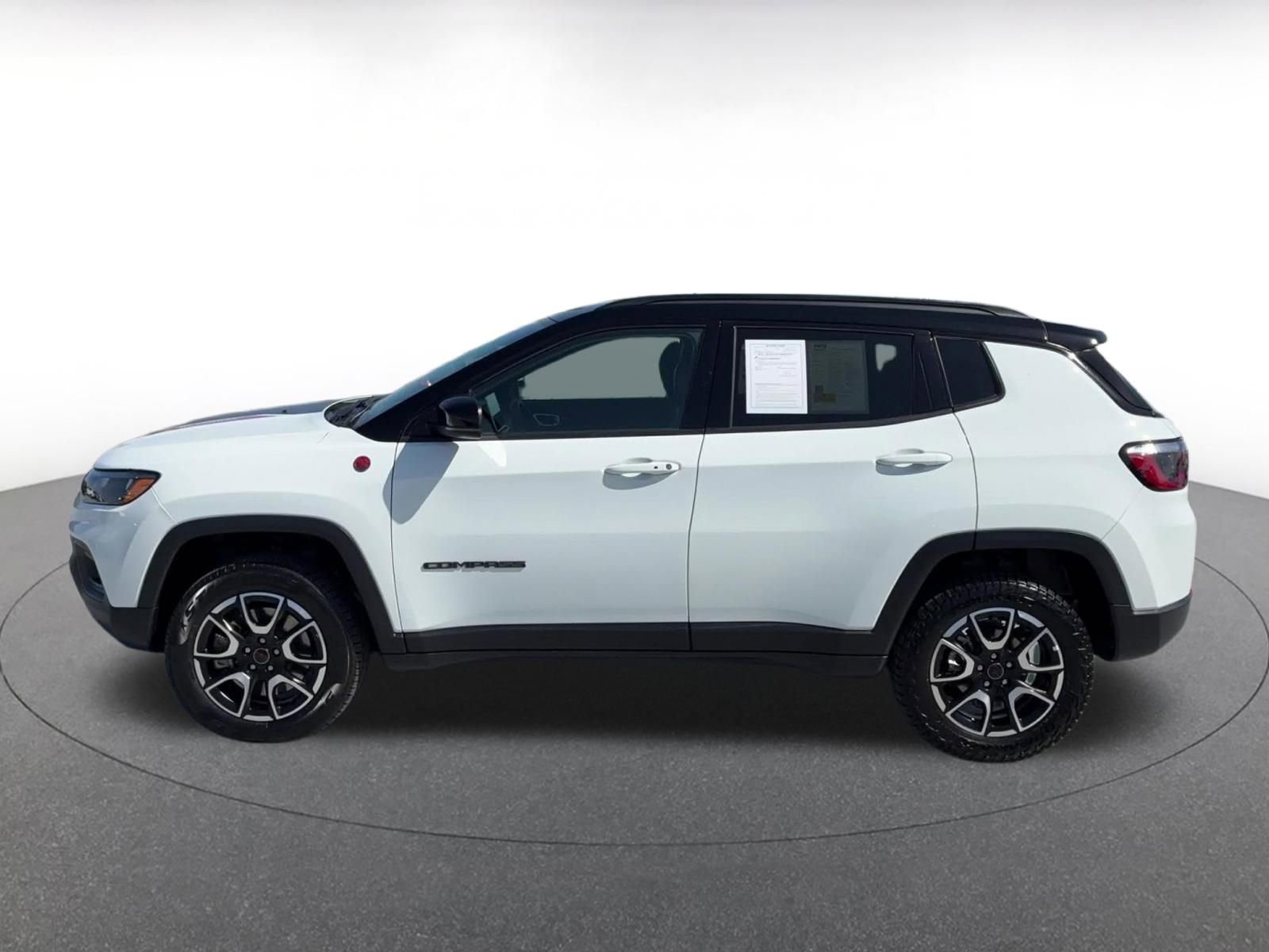 Thumbnail: 2025 Jeep Compass - 9