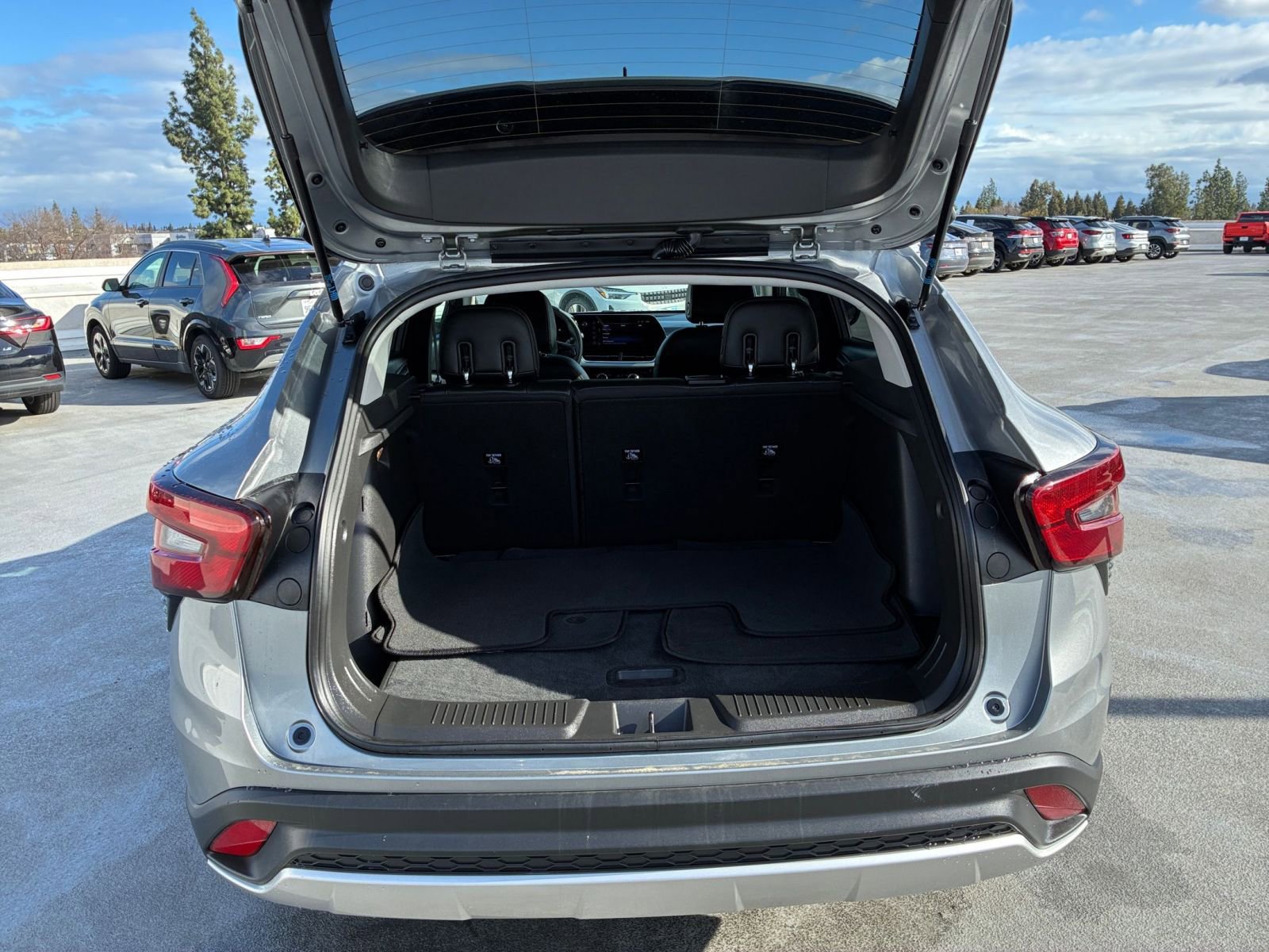 Thumbnail: 2025 Chevrolet Trax - 30