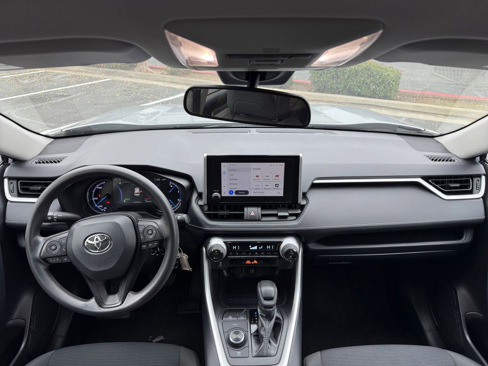 Thumbnail: 2025 Toyota RAV4 - 32