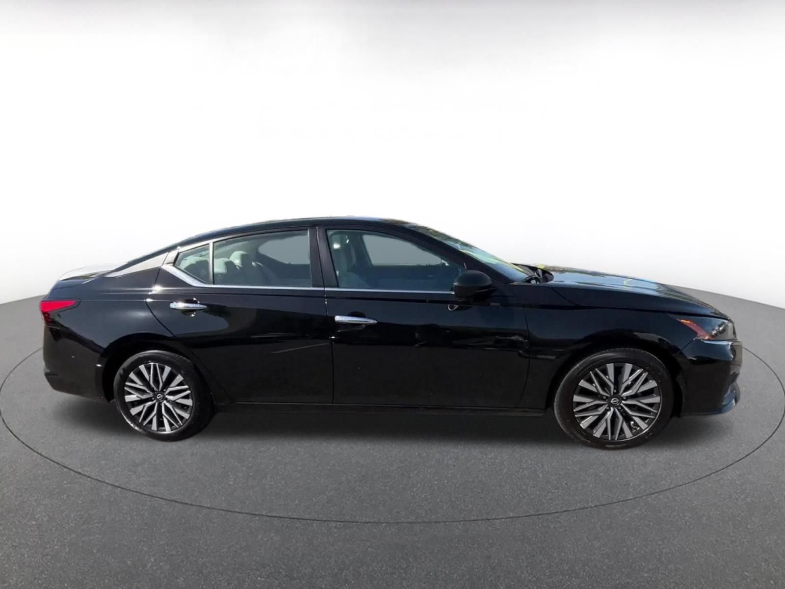 Thumbnail: 2025 Nissan Altima - 13