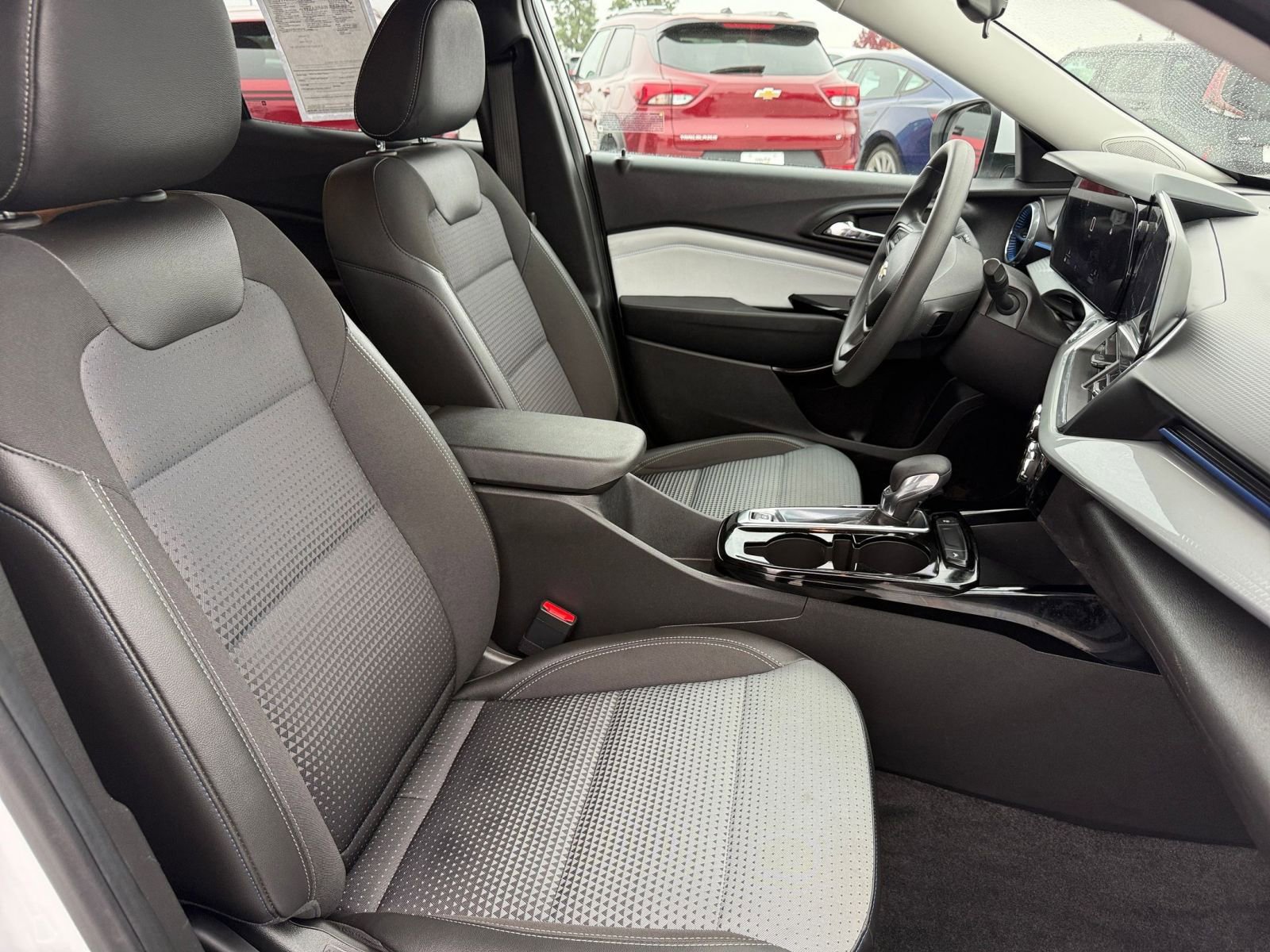 Thumbnail: 2025 Chevrolet Trax - 34