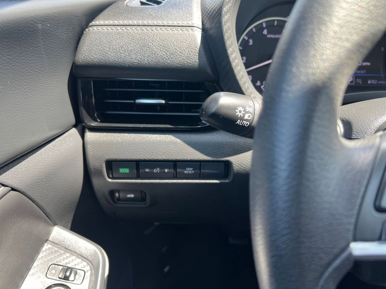 Thumbnail: 2024 Nissan Sentra - 32