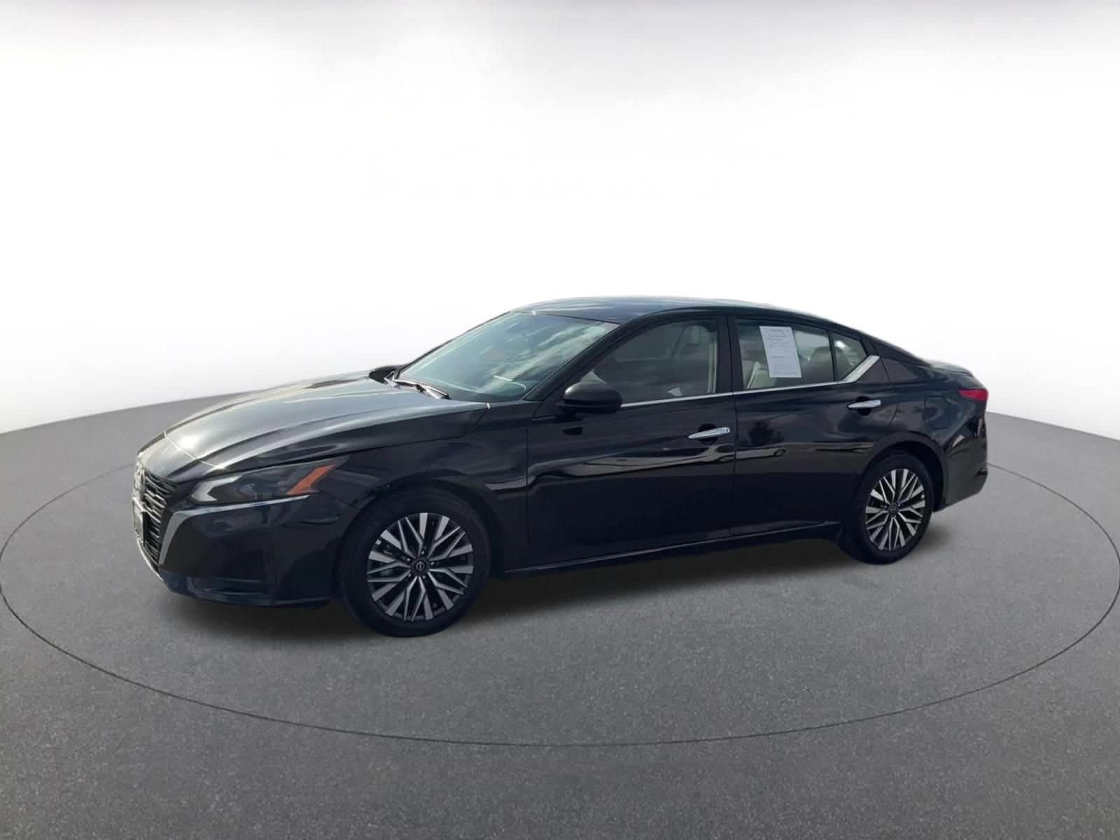 Thumbnail: 2025 Nissan Altima - 8