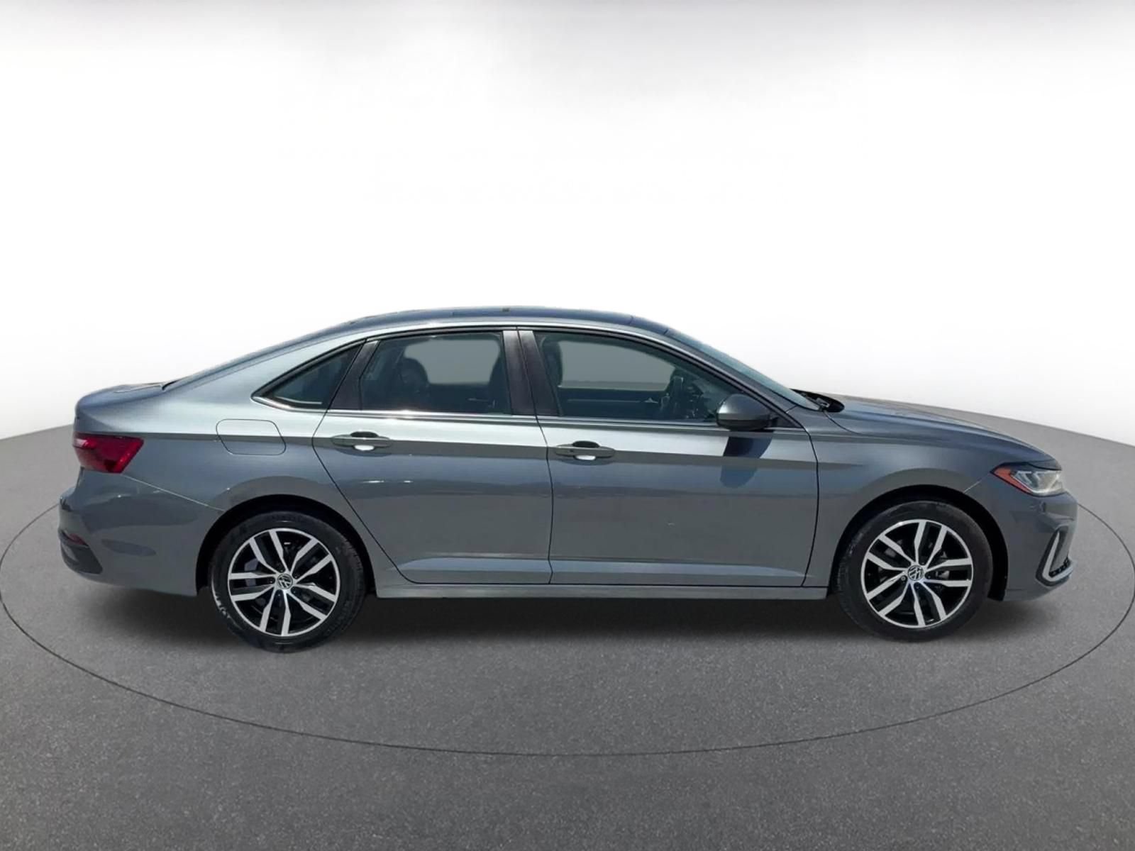 Thumbnail: 2025 Volkswagen Jetta - 16