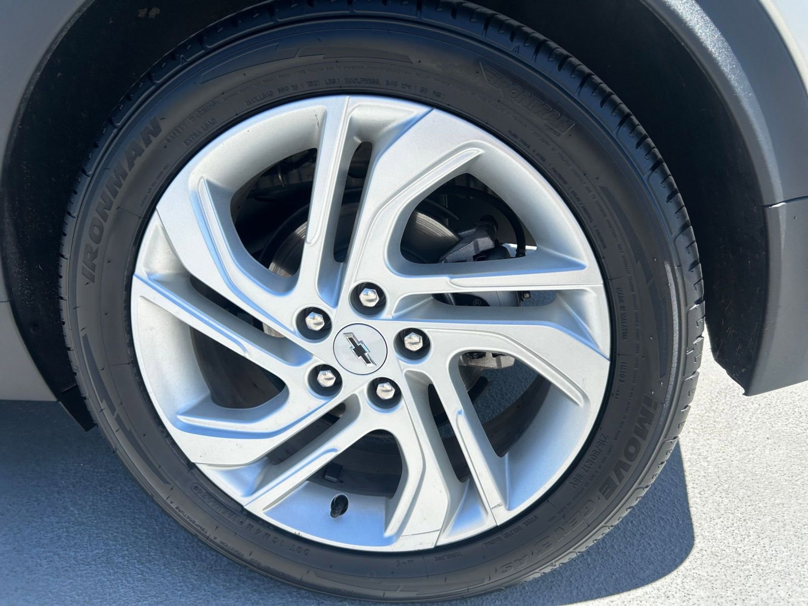 Thumbnail: 2023 Chevrolet Bolt EV - 32