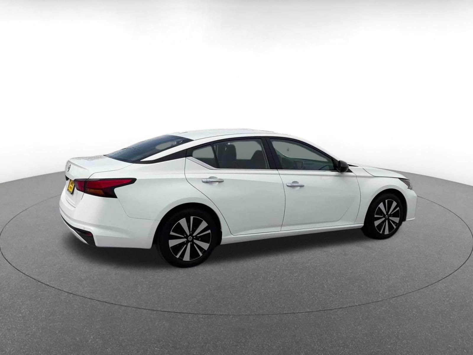 Thumbnail: 2025 Nissan Altima - 14