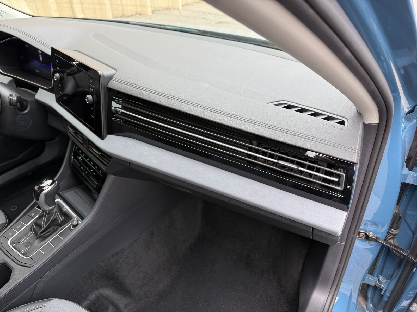 Thumbnail: 2025 Volkswagen Jetta - 34