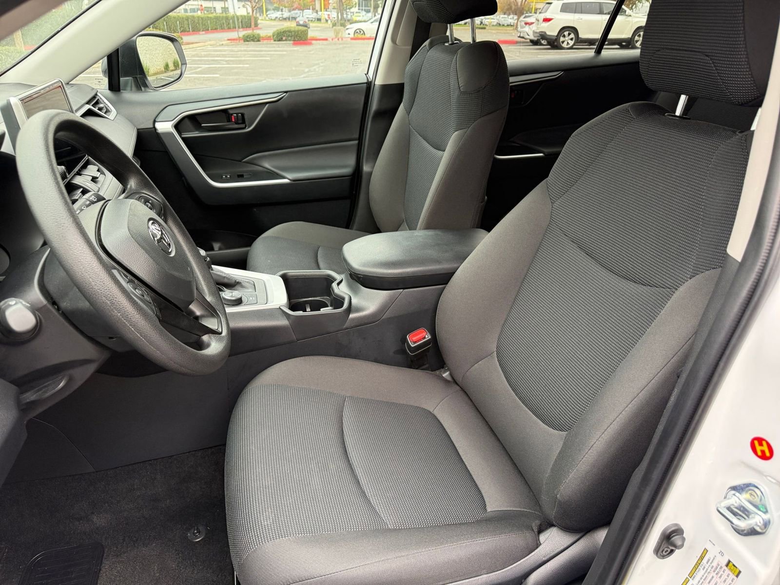 Thumbnail: 2025 Toyota RAV4 - 24