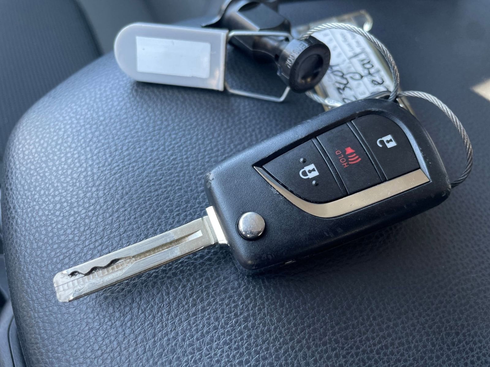 Thumbnail: 2025 Toyota RAV4 - 22