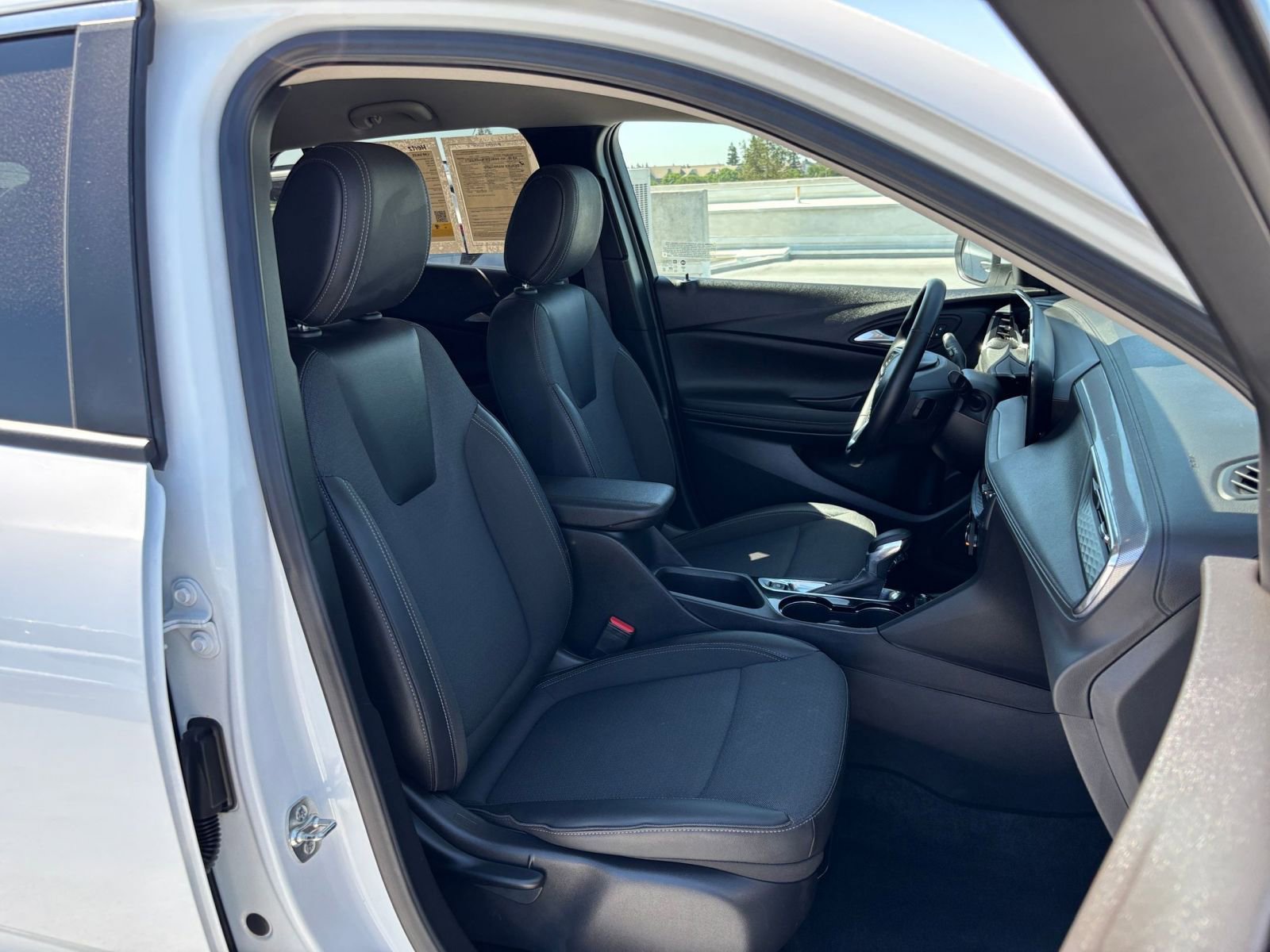 Thumbnail: 2025 Buick Encore GX - 35