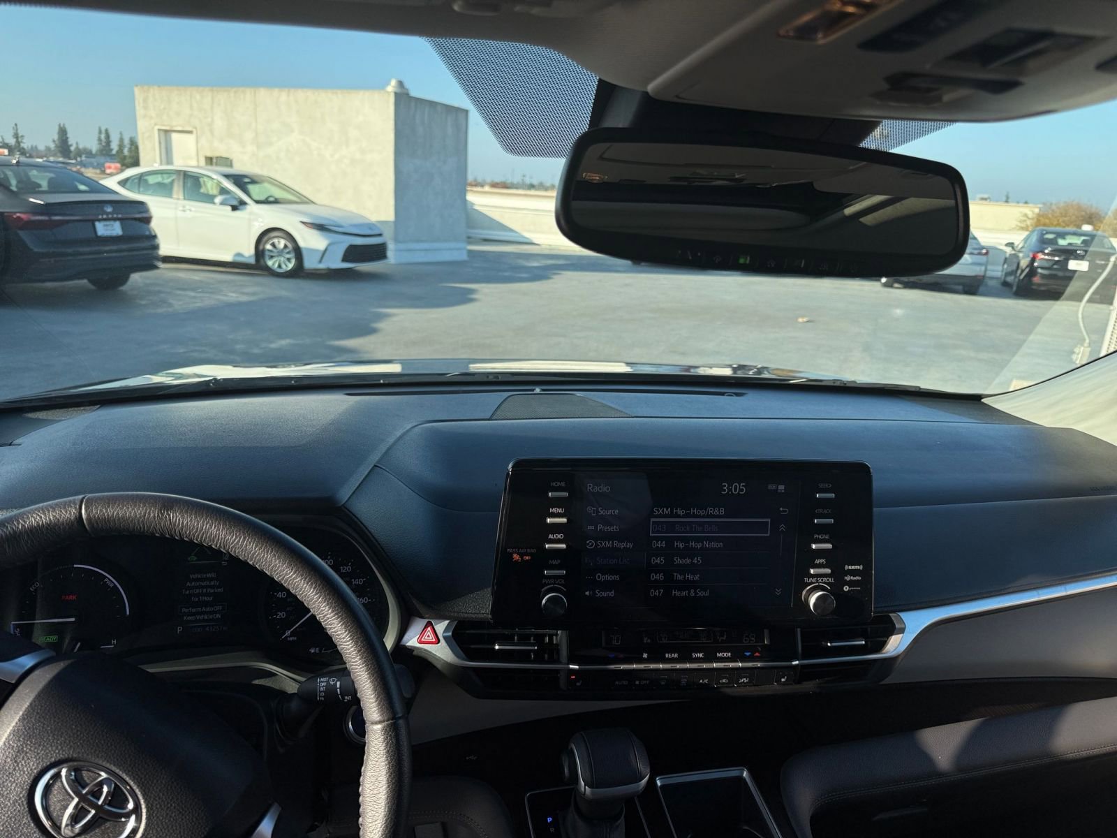 Thumbnail: 2024 Toyota Sienna - 33