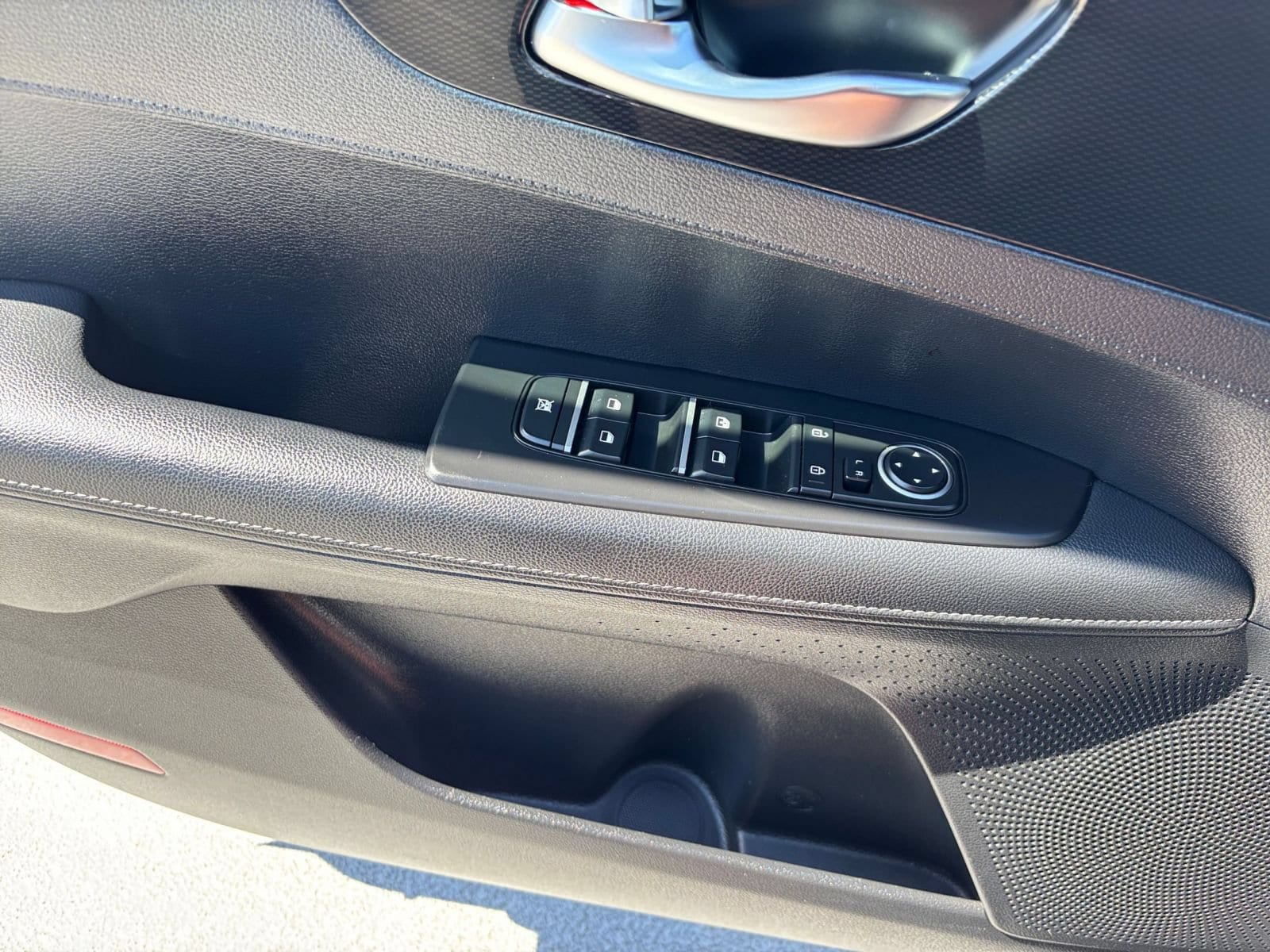 Thumbnail: 2023 Kia Forte - 18