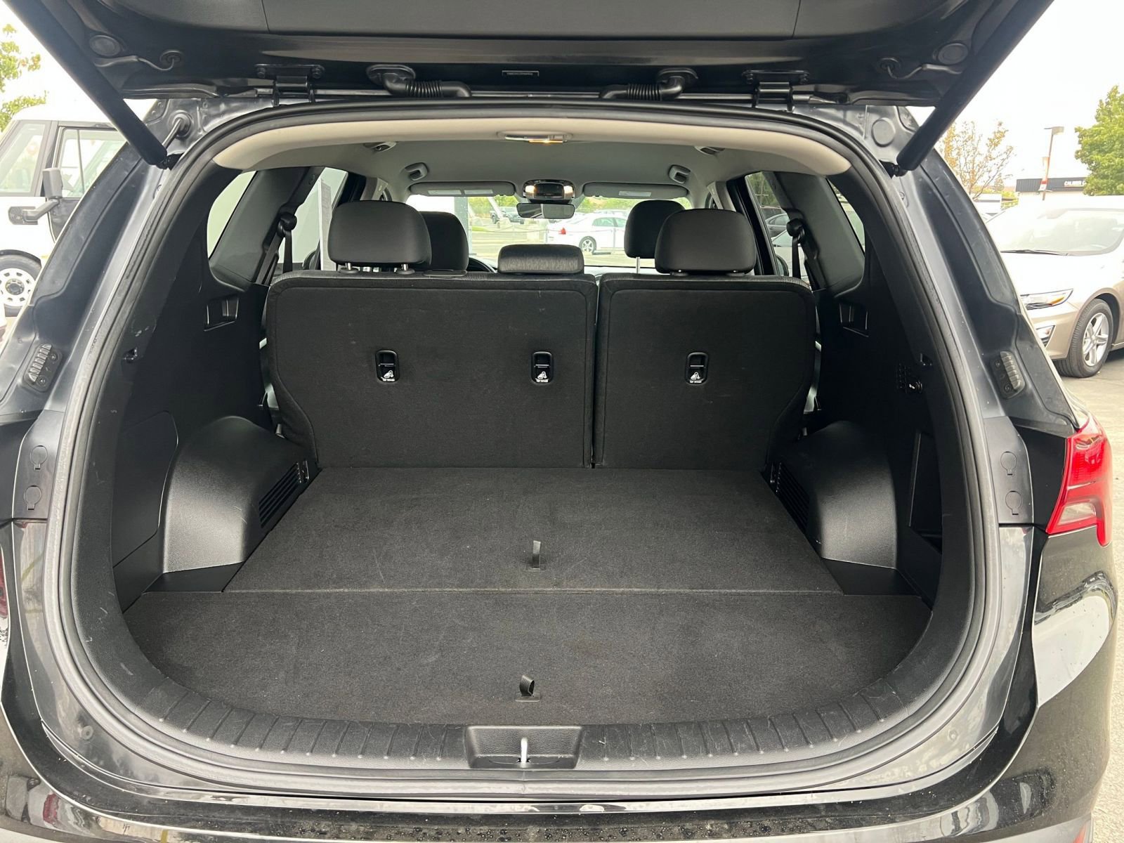 Thumbnail: 2023 Hyundai Santa Fe - 31