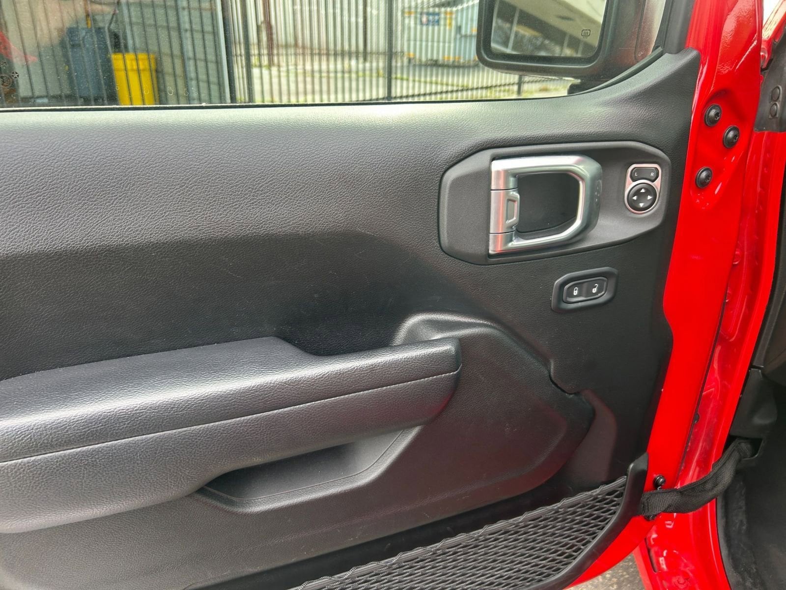 Thumbnail: 2025 Jeep Wrangler - 18