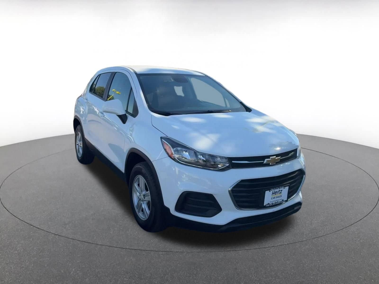 Thumbnail: 2022 Chevrolet Trax - 3