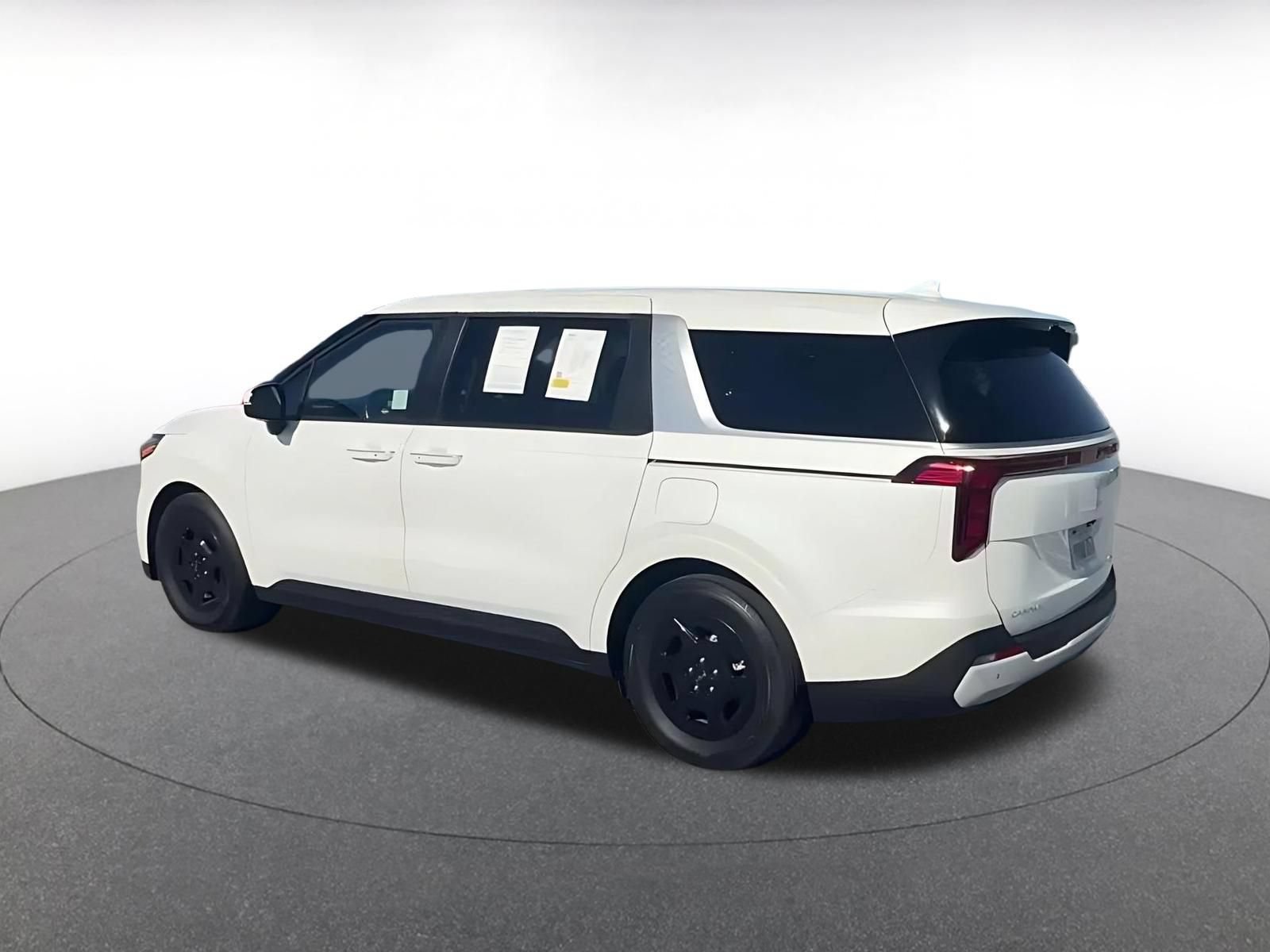 Thumbnail: 2026 Kia Carnival - 9