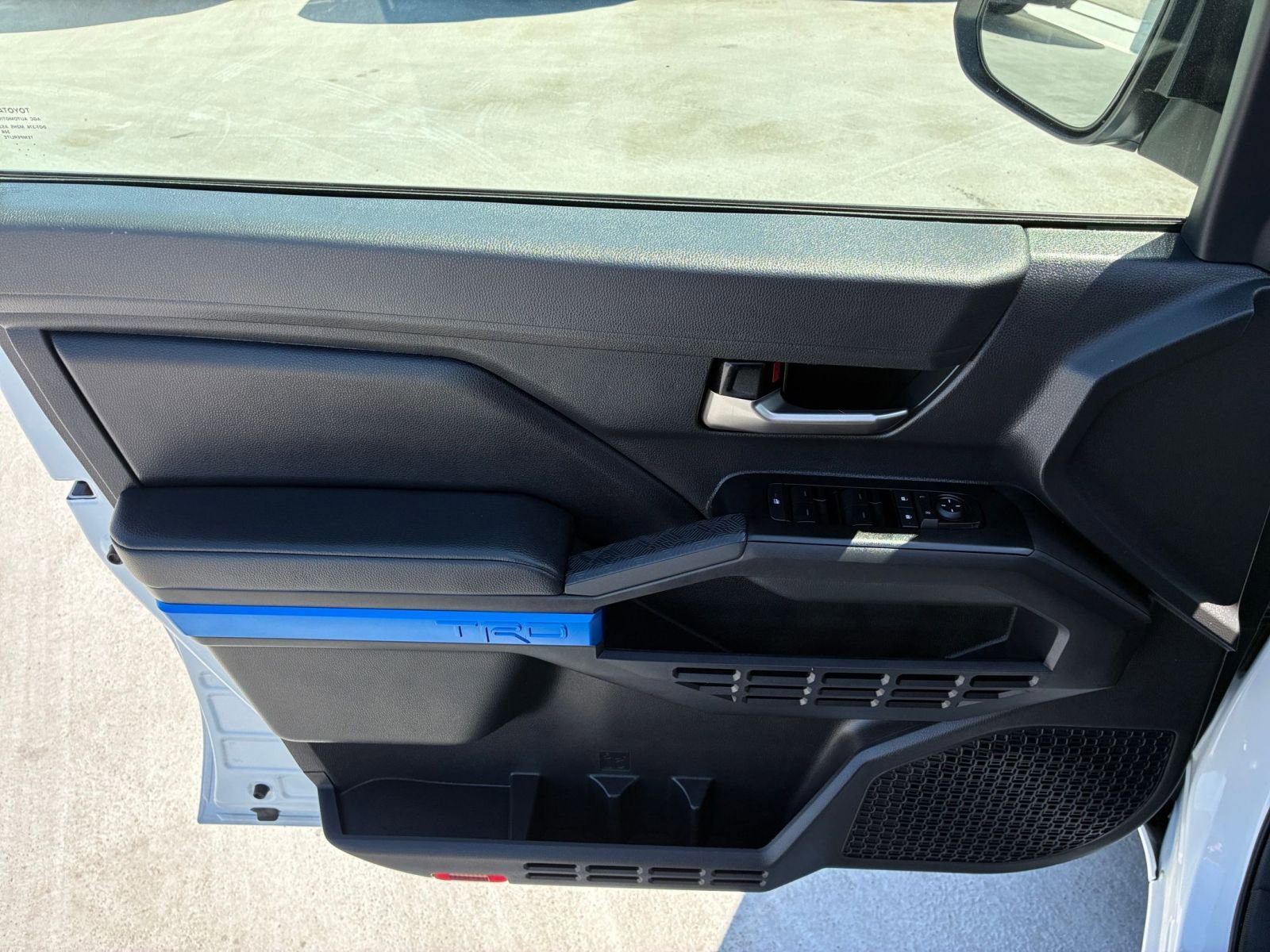 Thumbnail: 2025 Toyota Tacoma - 18