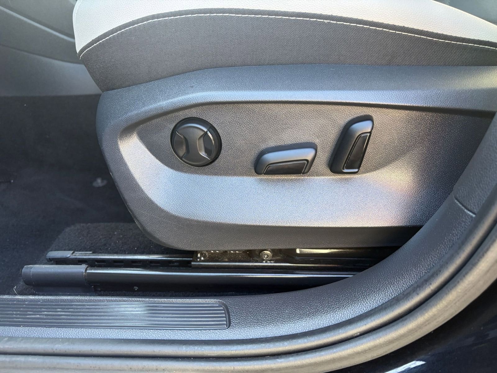 Thumbnail: 2025 Volkswagen Taos - 22