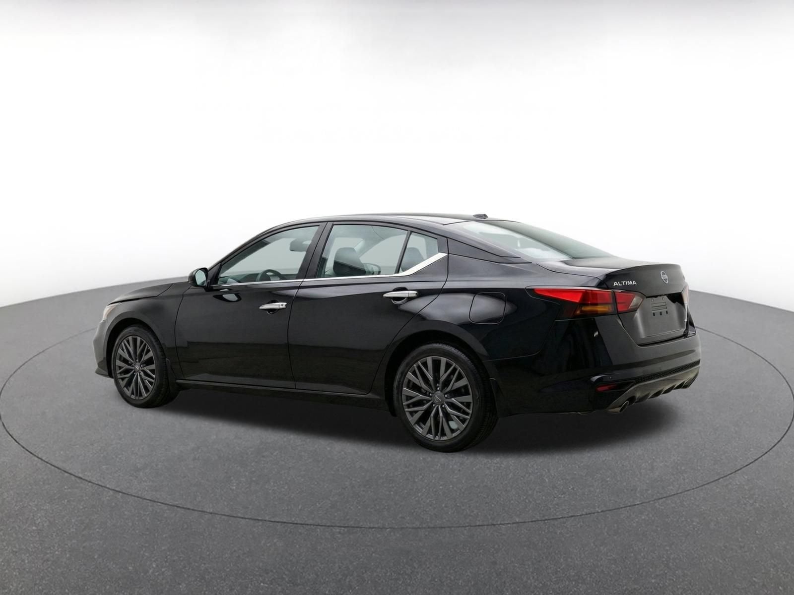 Thumbnail: 2025 Nissan Altima - 7