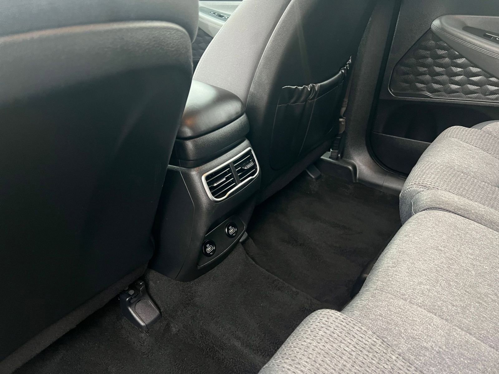 Thumbnail: 2023 Hyundai Santa Fe - 24