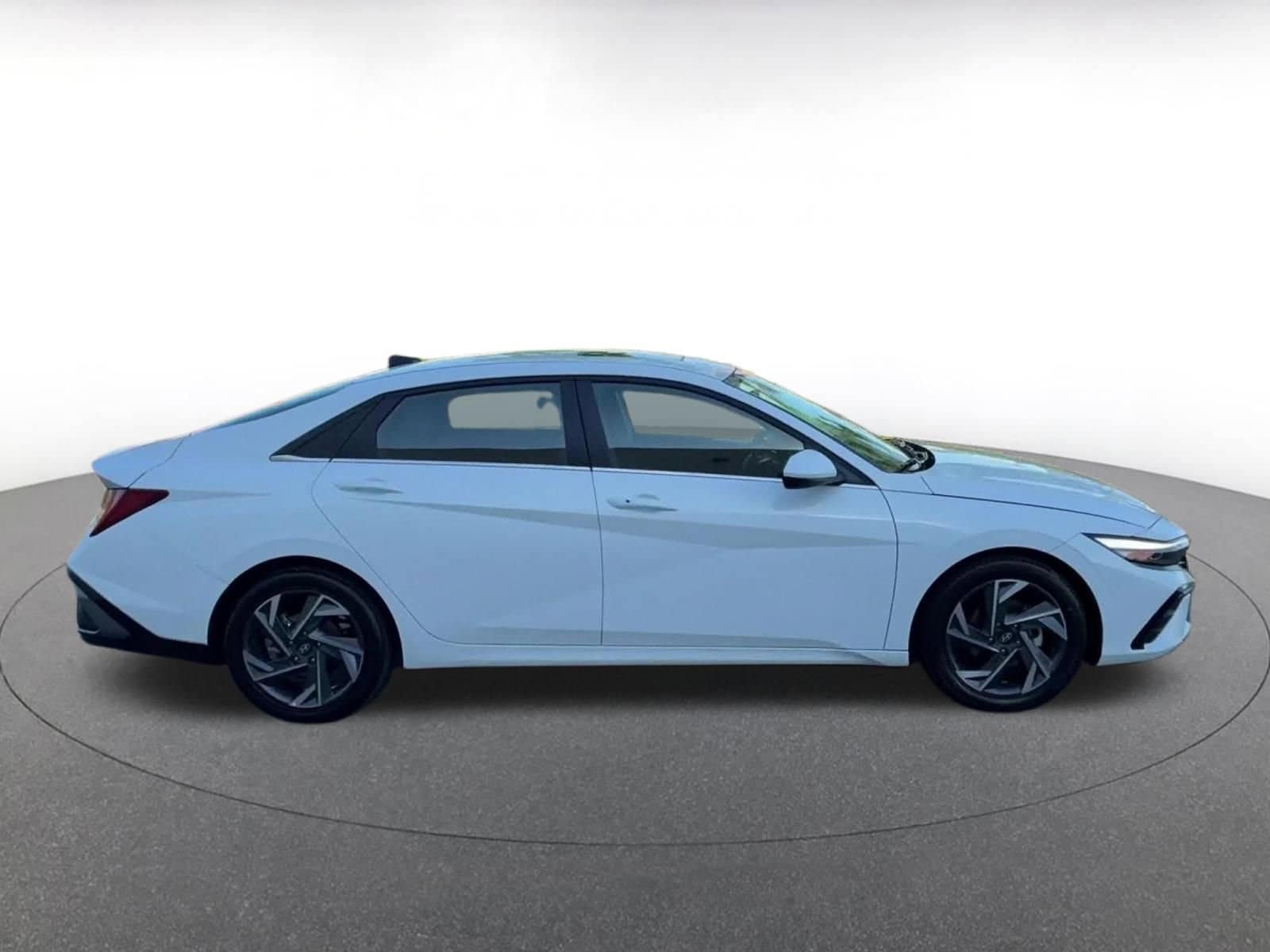 Thumbnail: 2025 Hyundai Elantra - 16