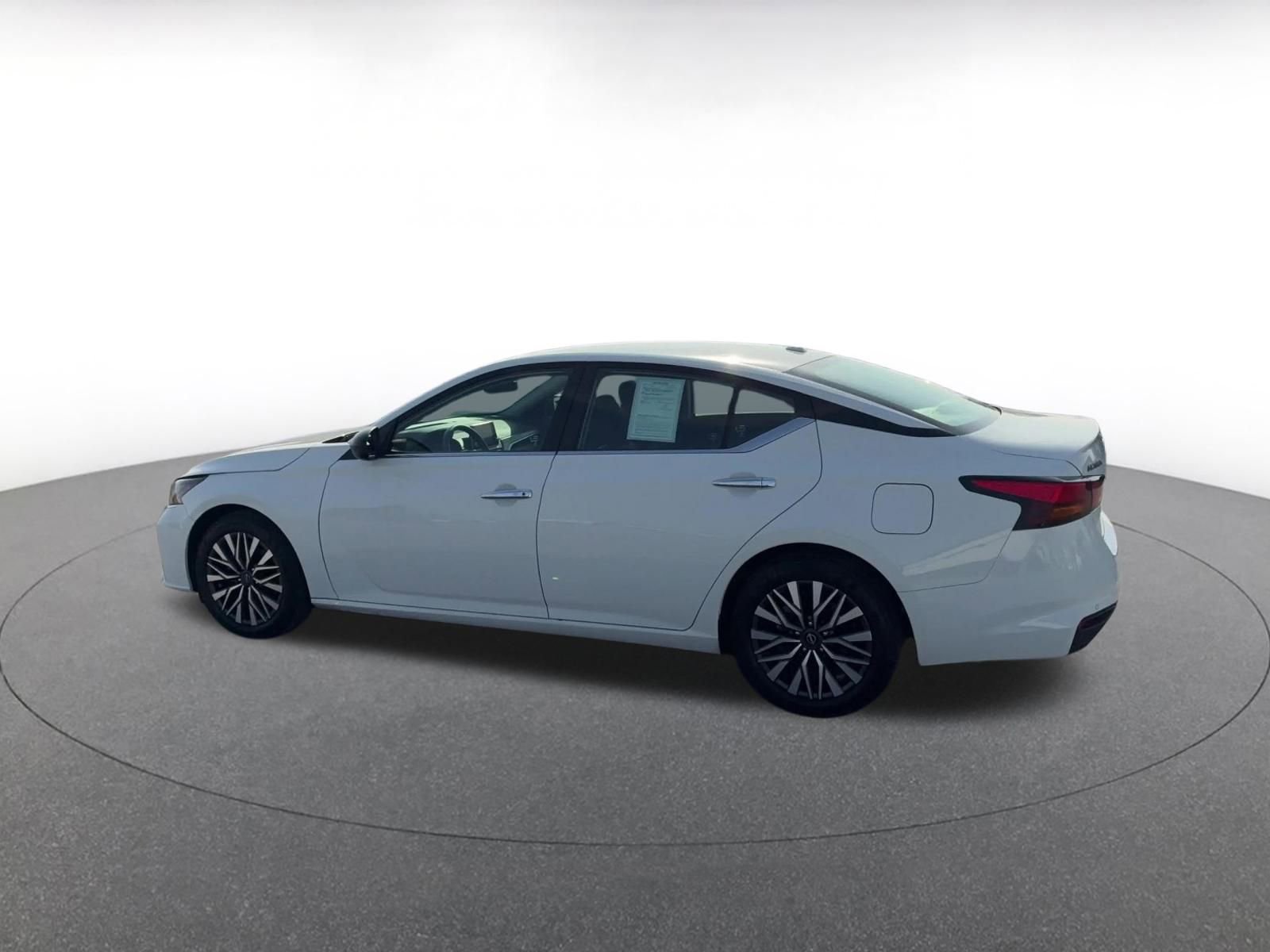 Thumbnail: 2025 Nissan Altima - 10