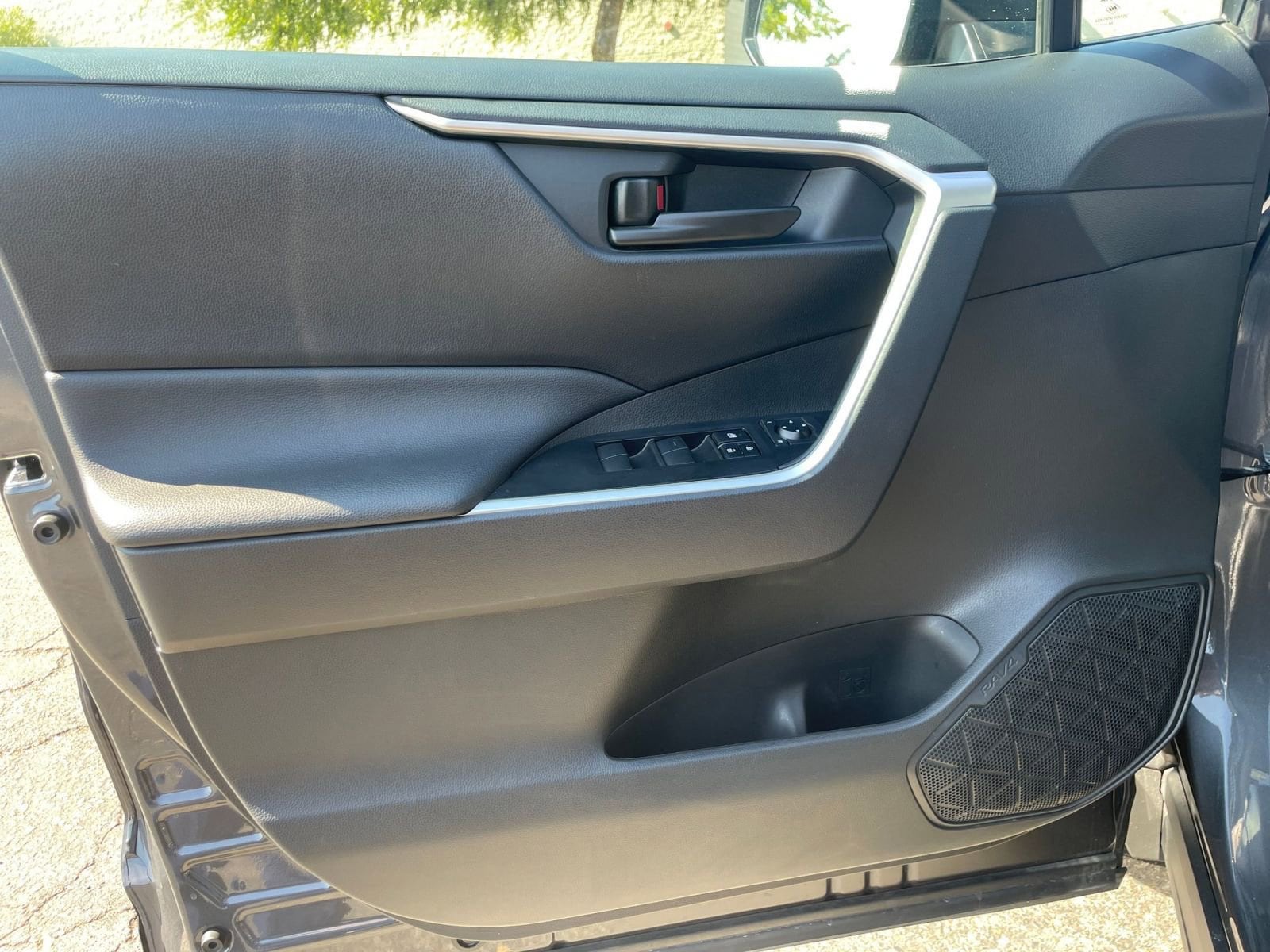 Thumbnail: 2025 Toyota RAV4 - 20