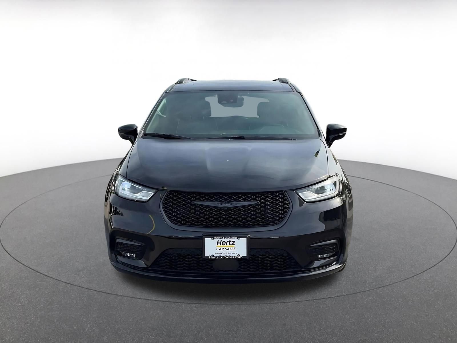 Thumbnail: 2025 Chrysler Pacifica - 4