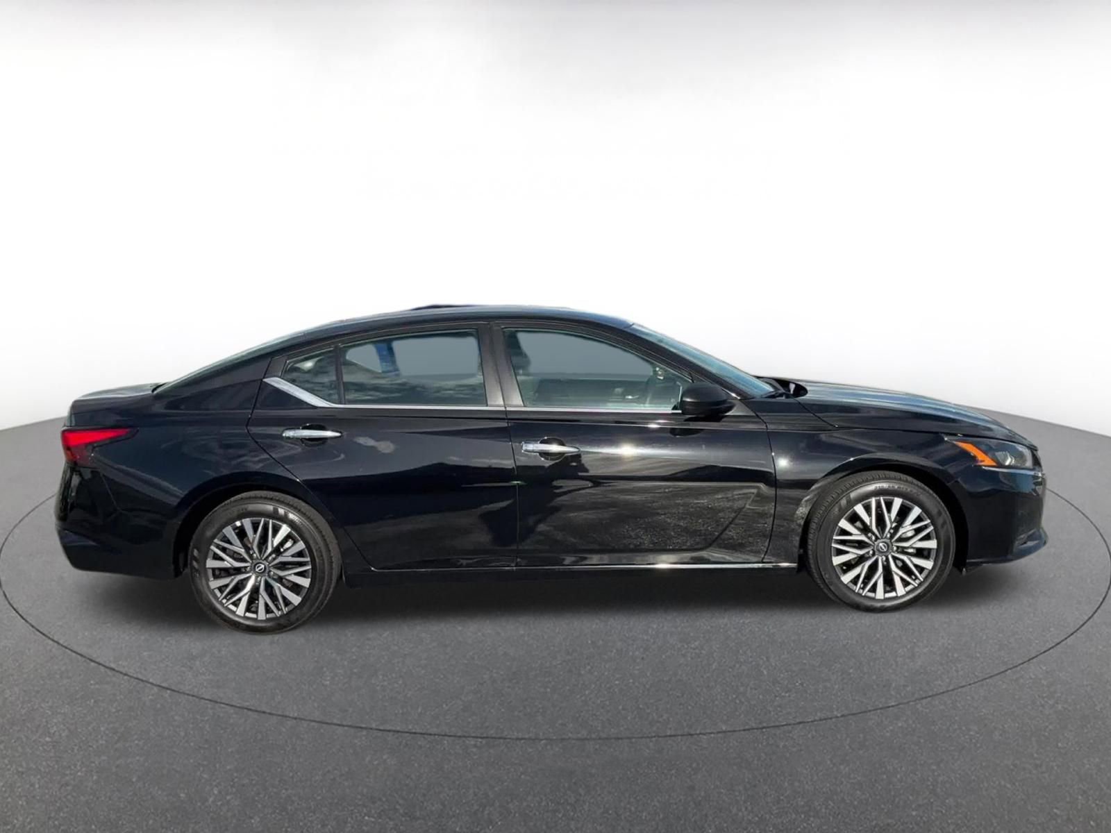 Thumbnail: 2025 Nissan Altima - 16