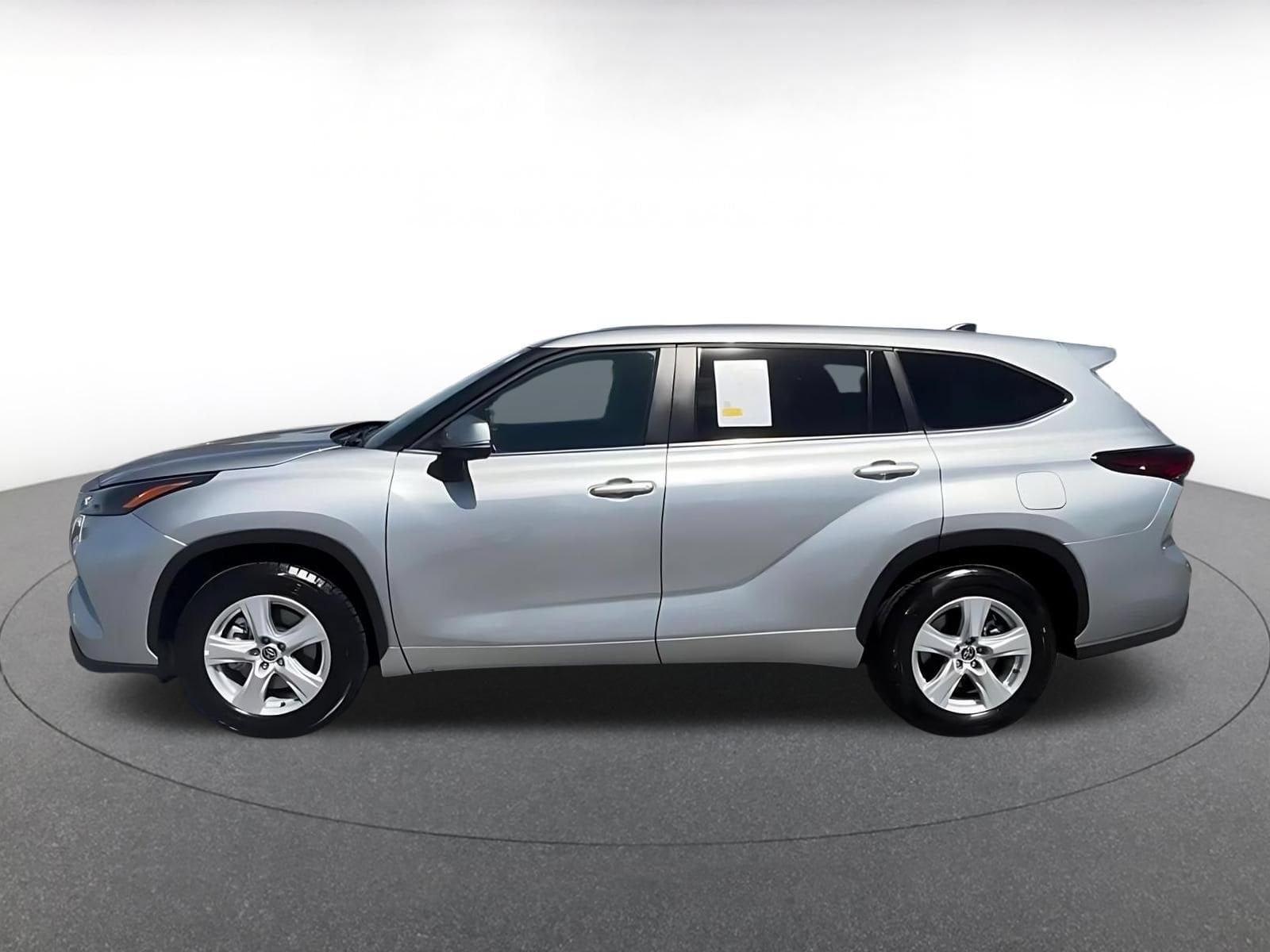 Thumbnail: 2025 Toyota Highlander - 9