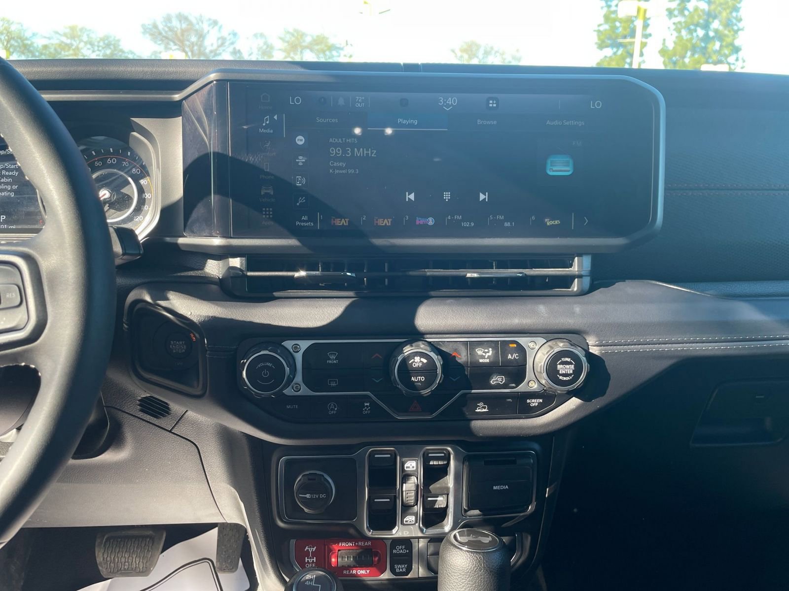 Thumbnail: 2025 Jeep Wrangler - 17