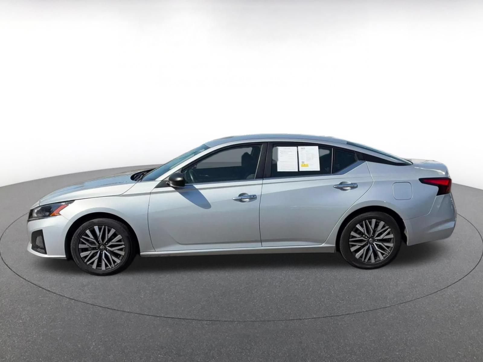 Thumbnail: 2024 Nissan Altima - 9