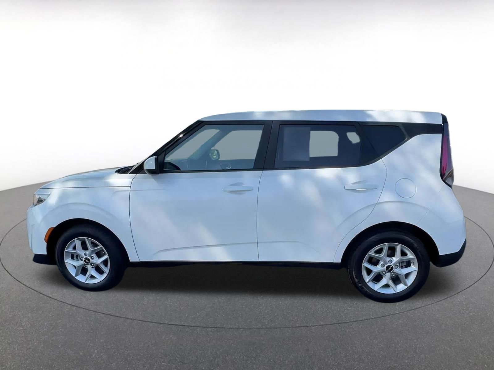 Thumbnail: 2023 Kia Soul - 10