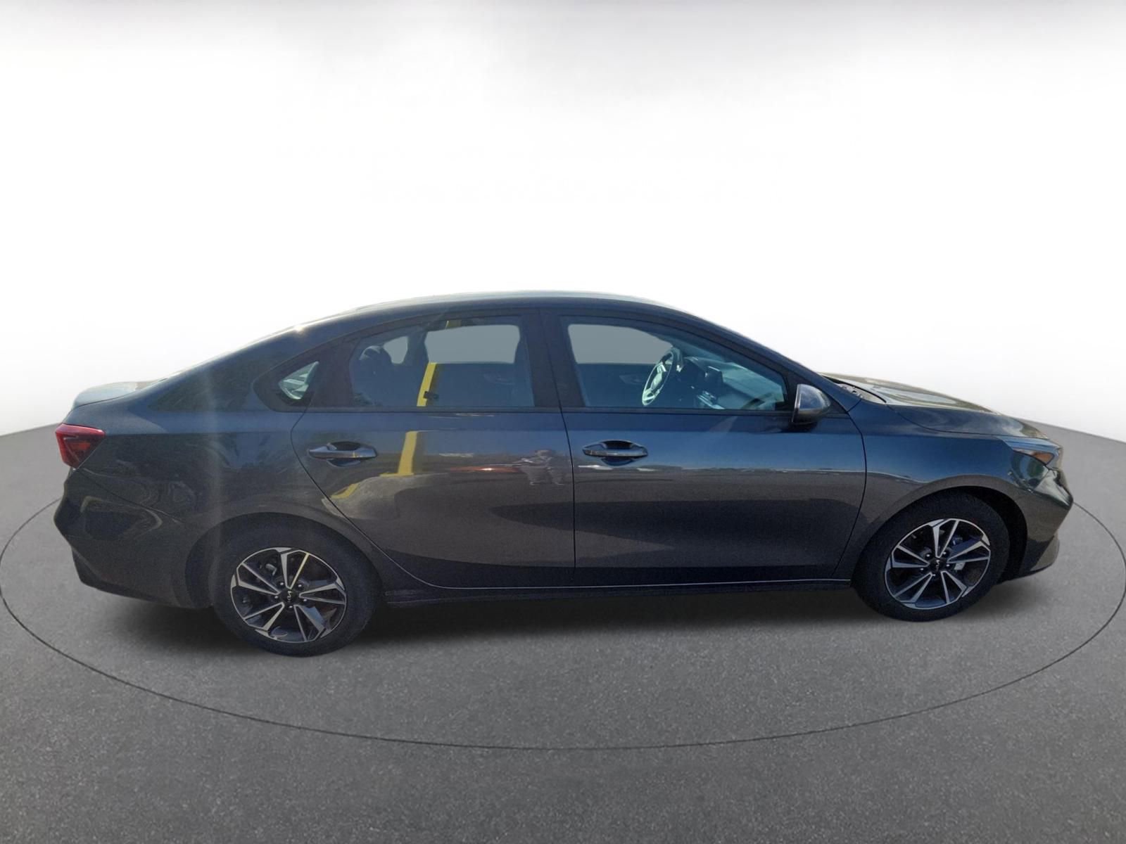 Thumbnail: 2024 Kia Forte - 7