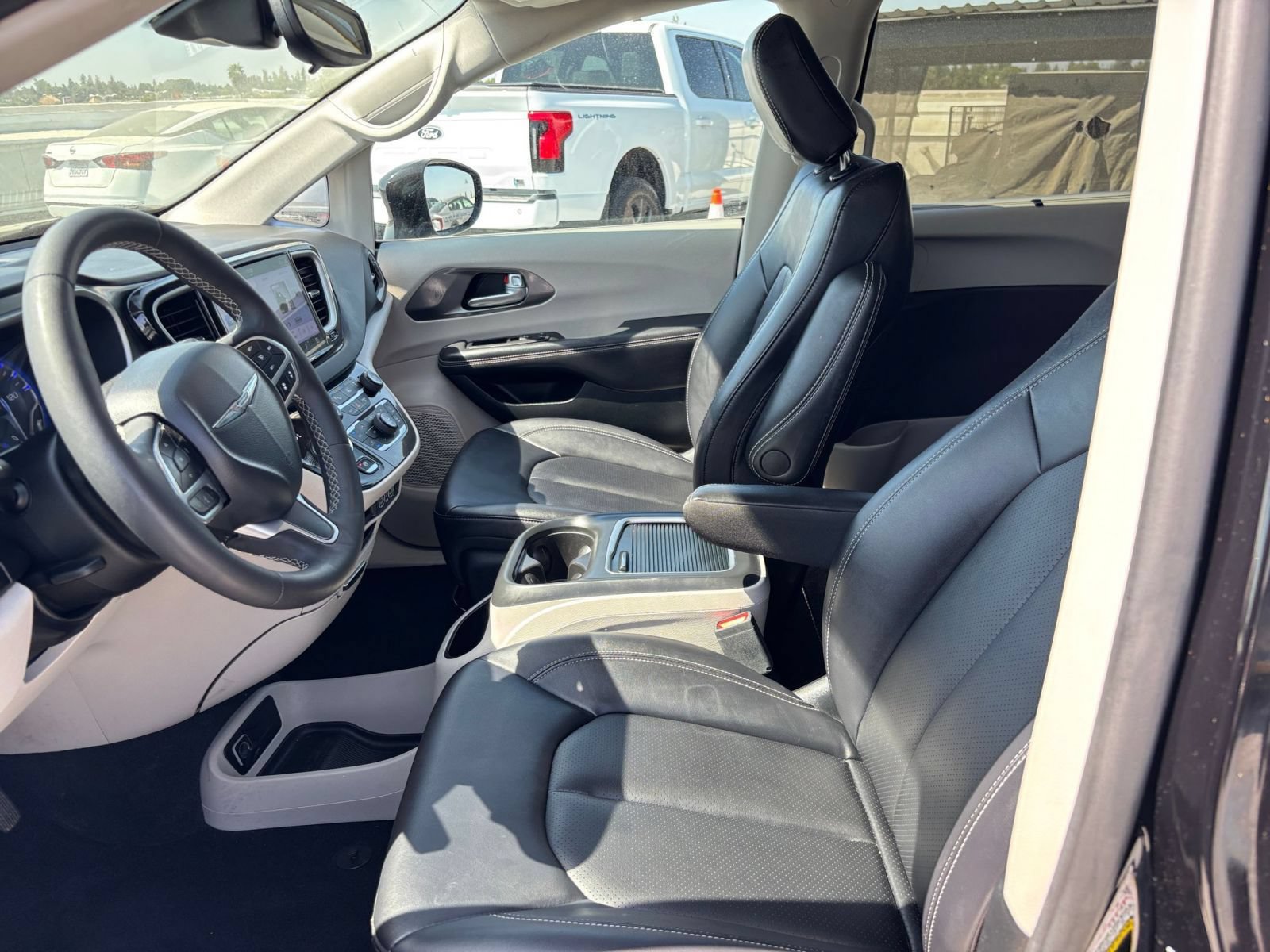 Thumbnail: 2024 Chrysler Pacifica - 28