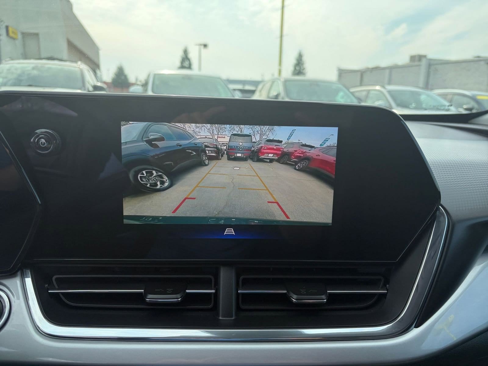 Thumbnail: 2025 Chevrolet Trax - 17