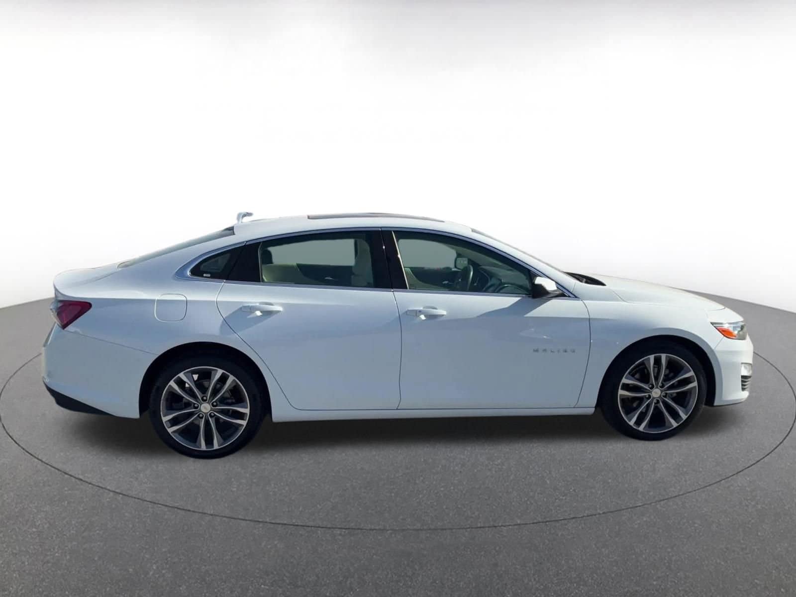 Thumbnail: 2024 Chevrolet Malibu - 16