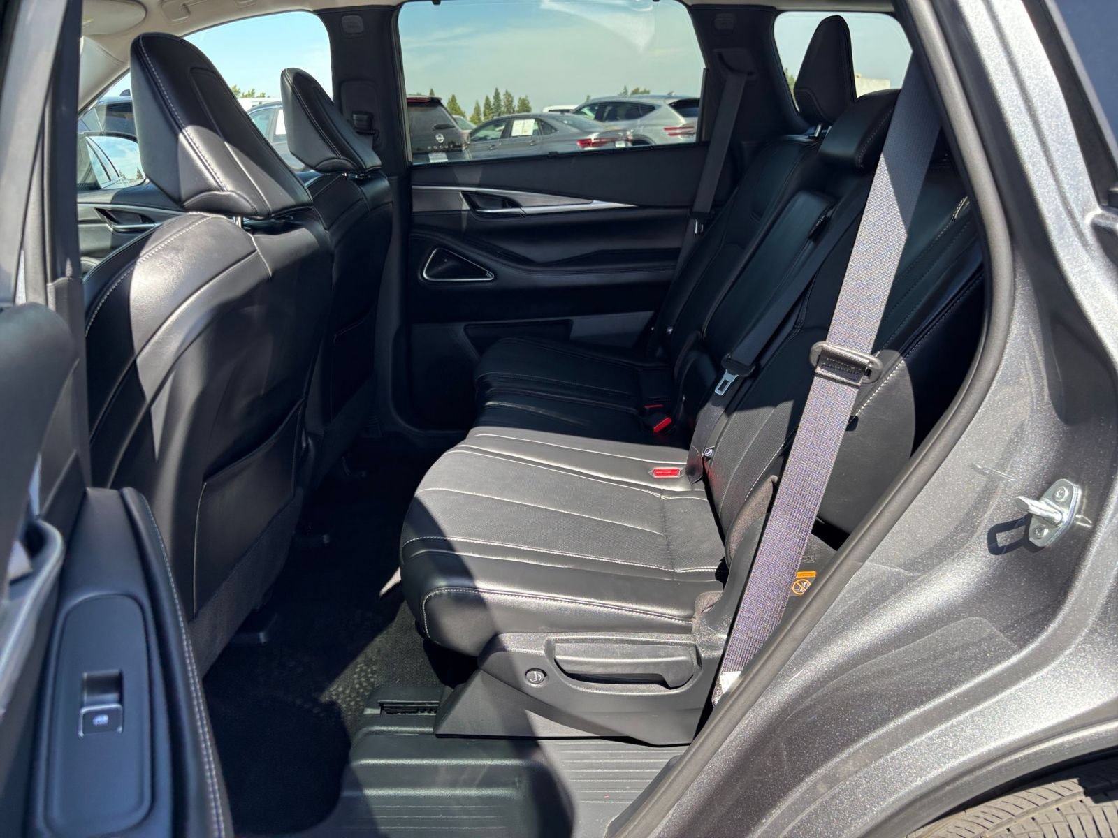 Thumbnail: 2026 INFINITI QX60 - 24