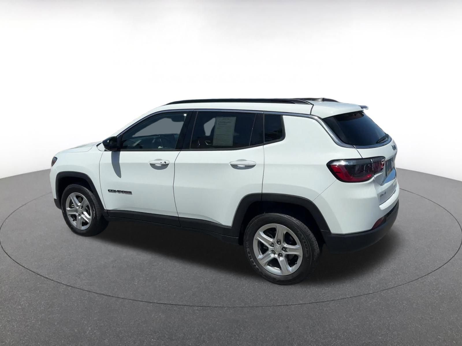 Thumbnail: 2023 Jeep Compass - 10