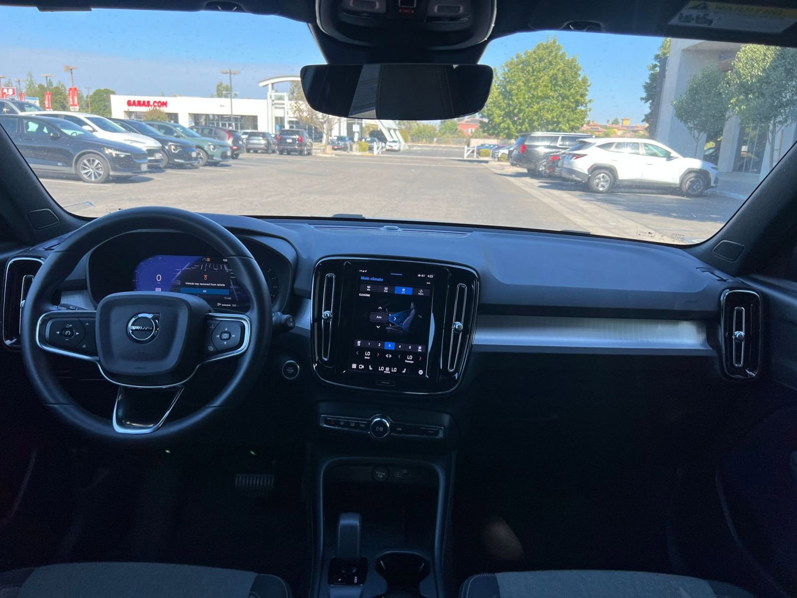 Thumbnail: 2024 Volvo XC40 - 32