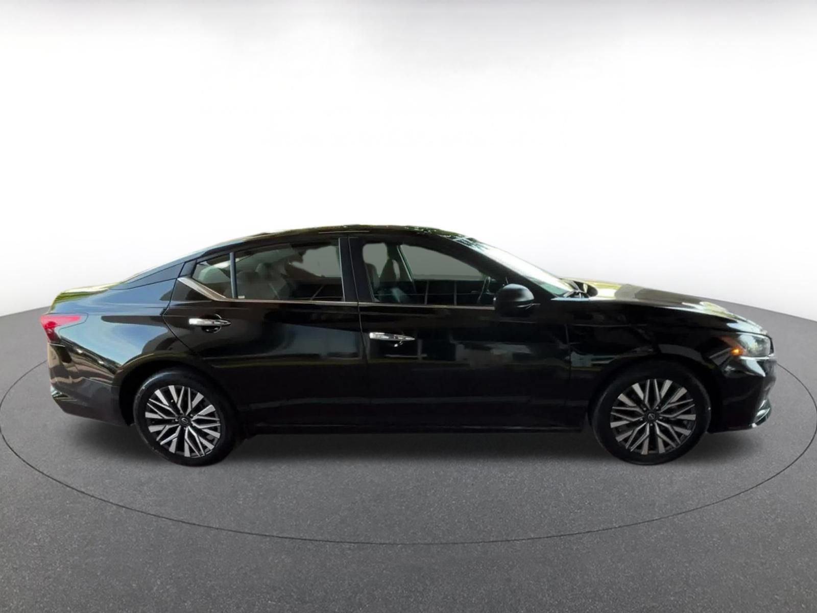 Thumbnail: 2025 Nissan Altima - 13
